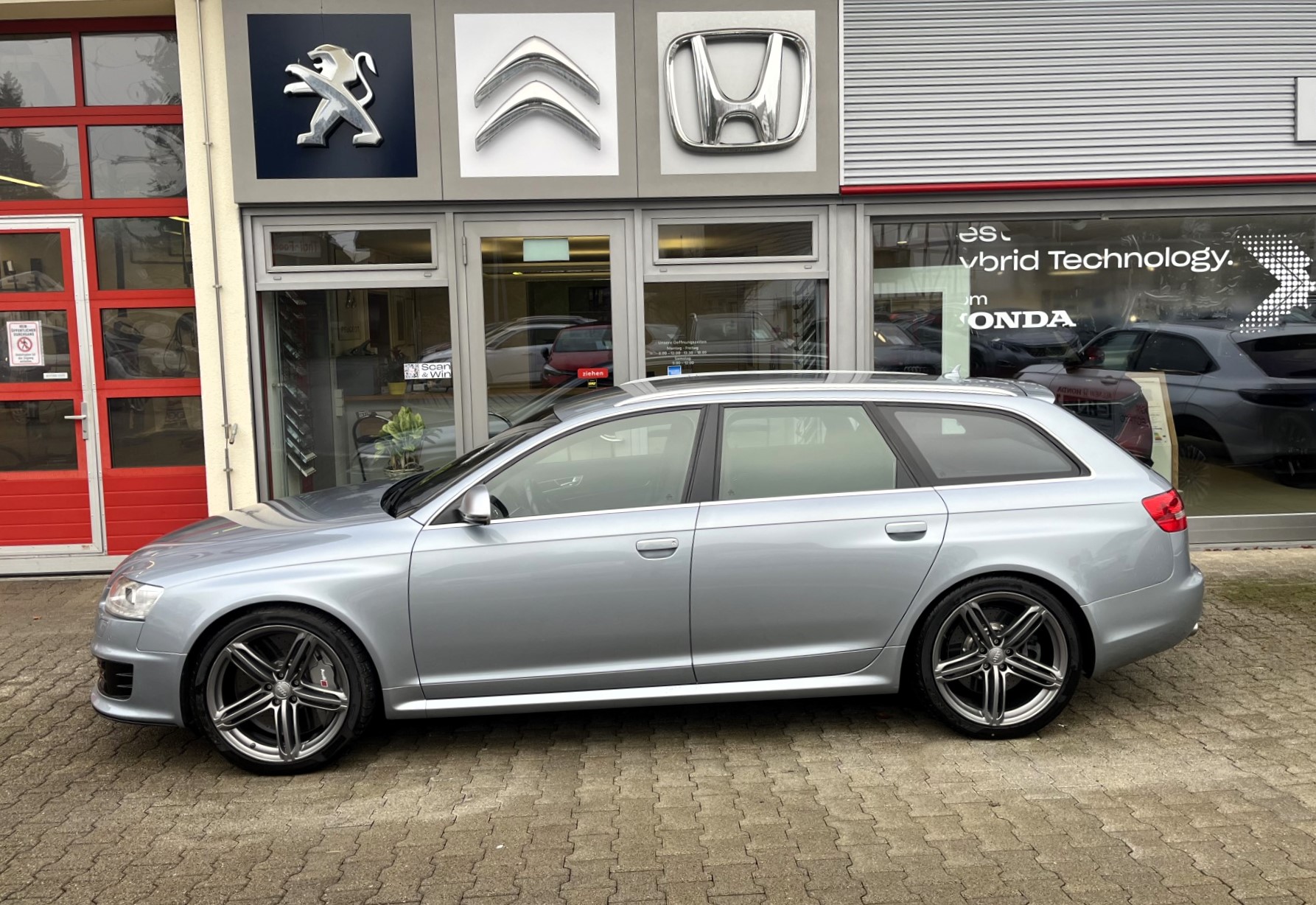 AUDI RS6 Avant PLUS 5.0 TFSI V10 quattro tiptronic*MTM-Tuning 700PS*-image-4