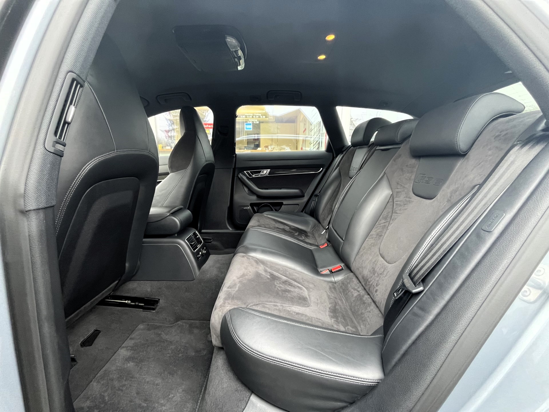 AUDI RS6 Avant PLUS 5.0 TFSI V10 quattro tiptronic*MTM-Tuning 700PS*-image-9