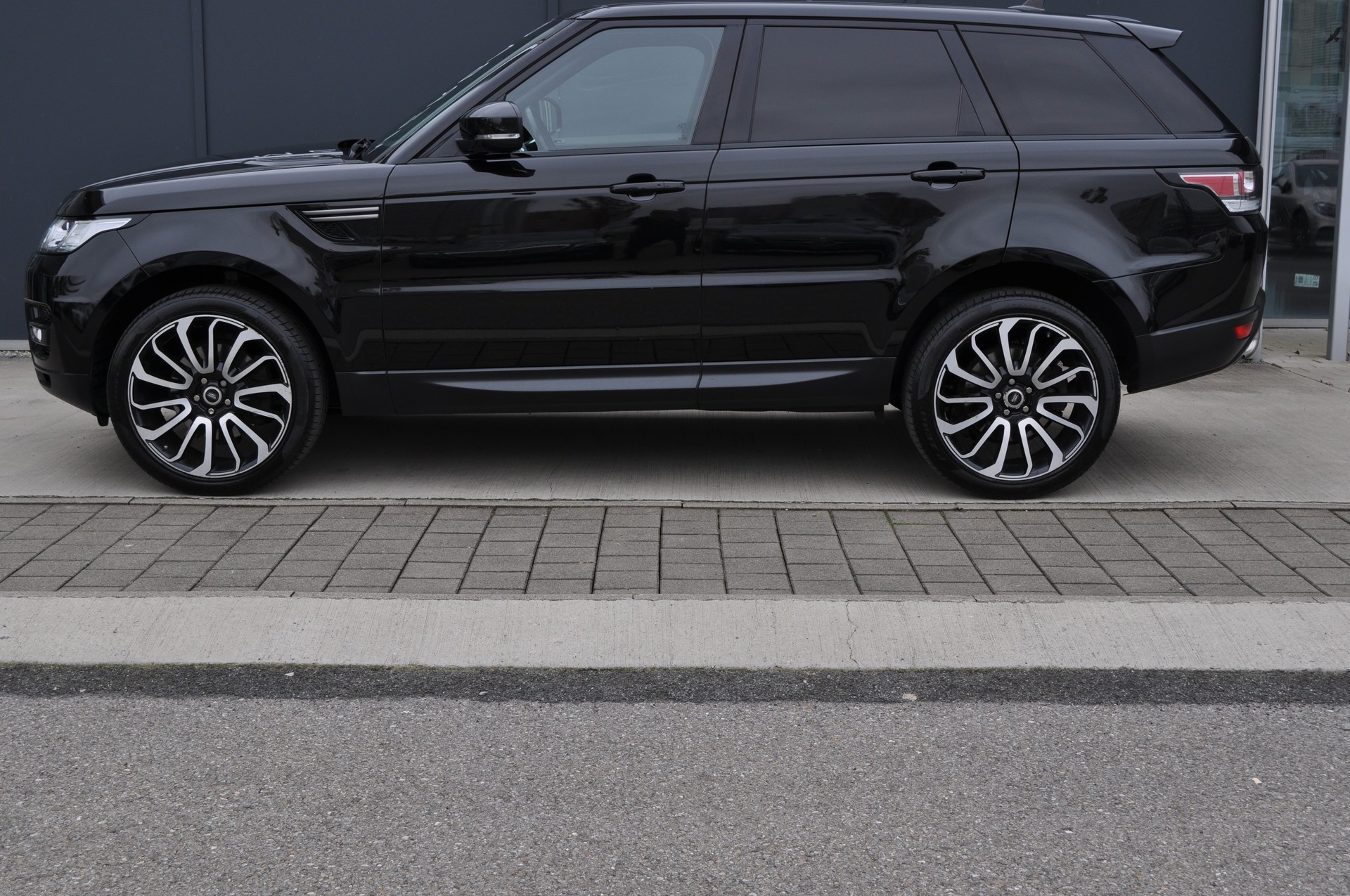 LAND ROVER RR Sport 3.0TDV6 S-image-2