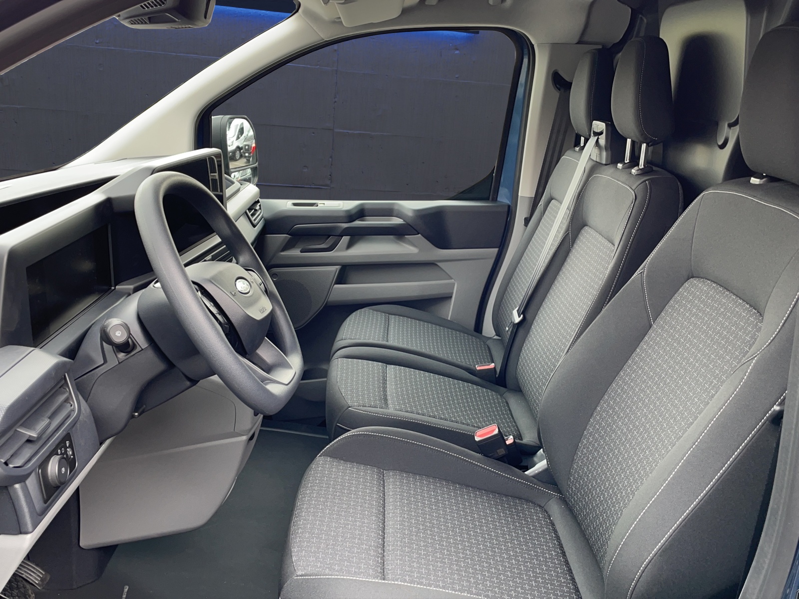 FORD Transit Custom Van 320 L2 2.0 EcoBlue 136 PS Trend-image-6