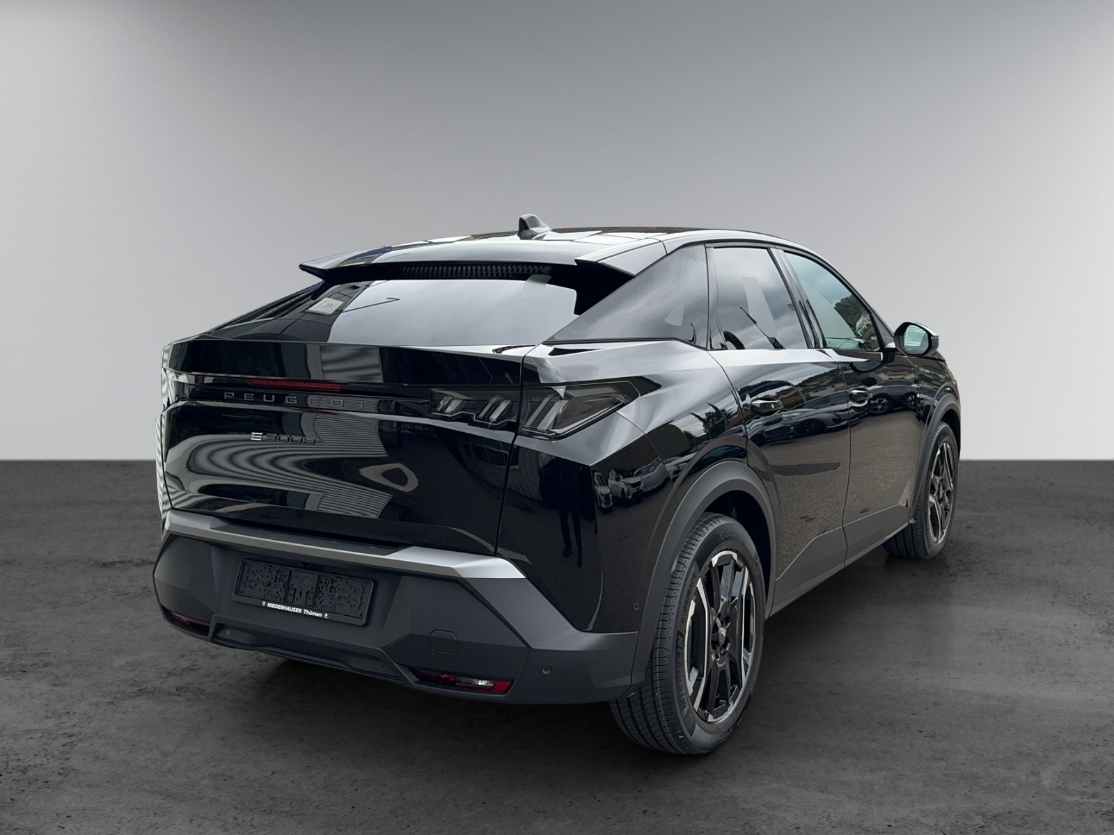 PEUGEOT 3008 e-Allure-showroom-element-2