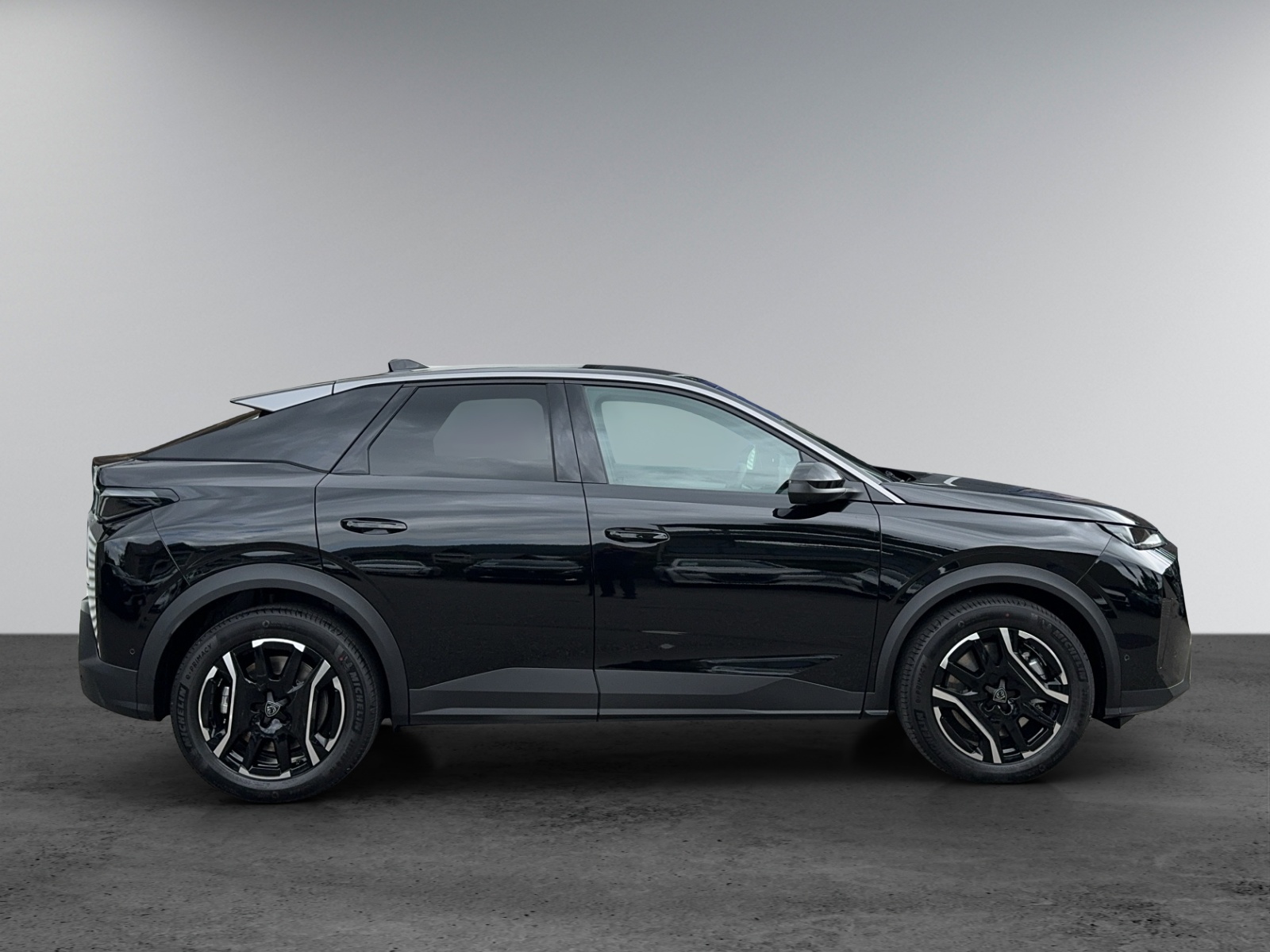 PEUGEOT 3008 e-Allure-showroom-element-1