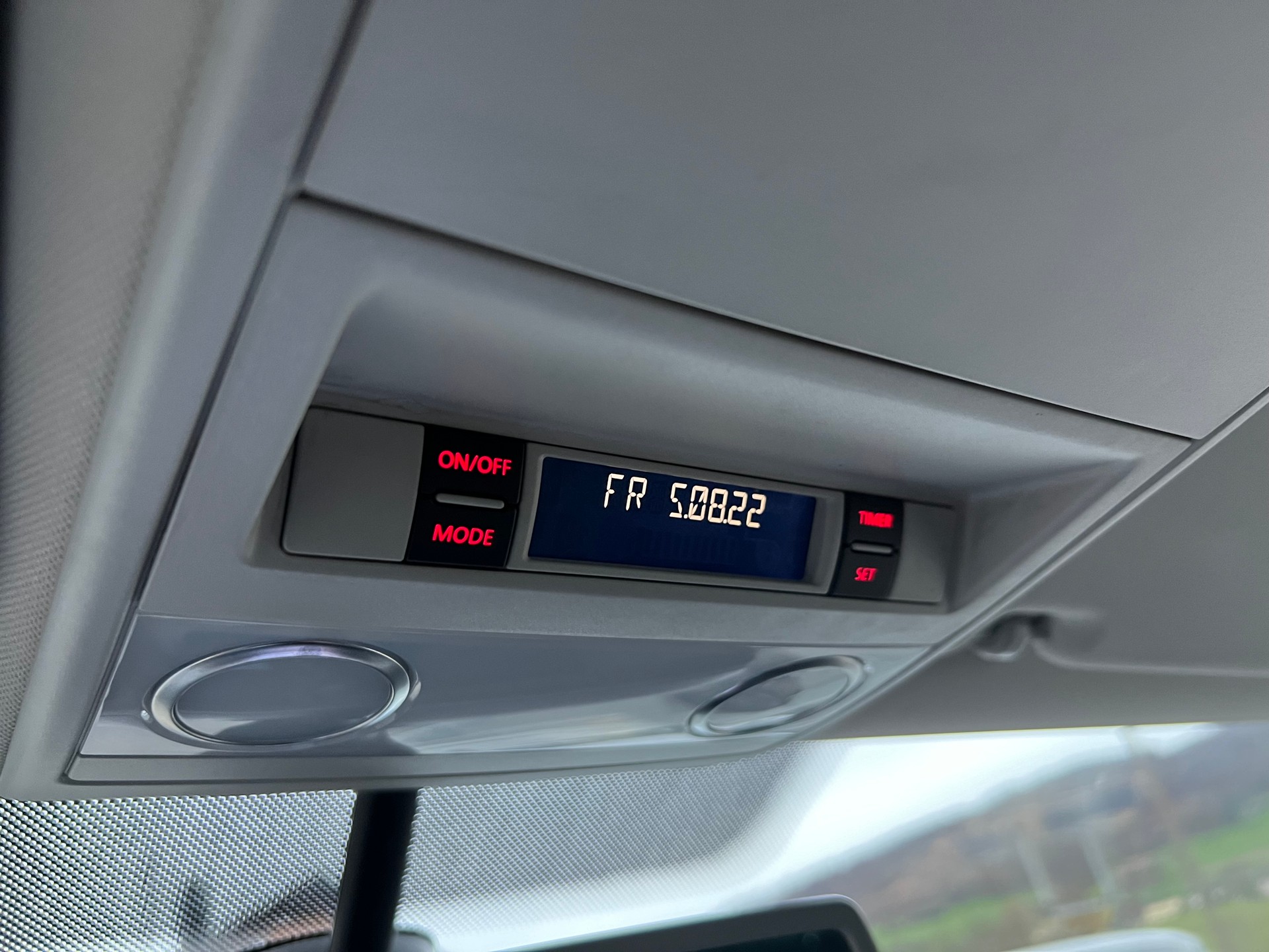 VW Caravelle Trendline 2.0 TDI CR DSG-image-17