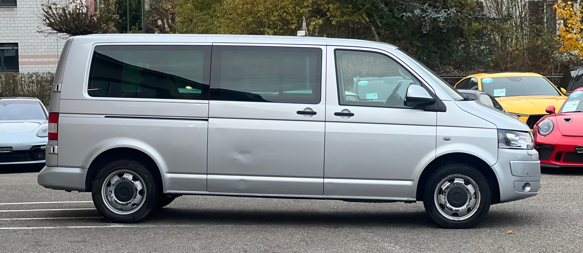 VW Caravelle Trendline 2.0 TDI CR DSG-image-3