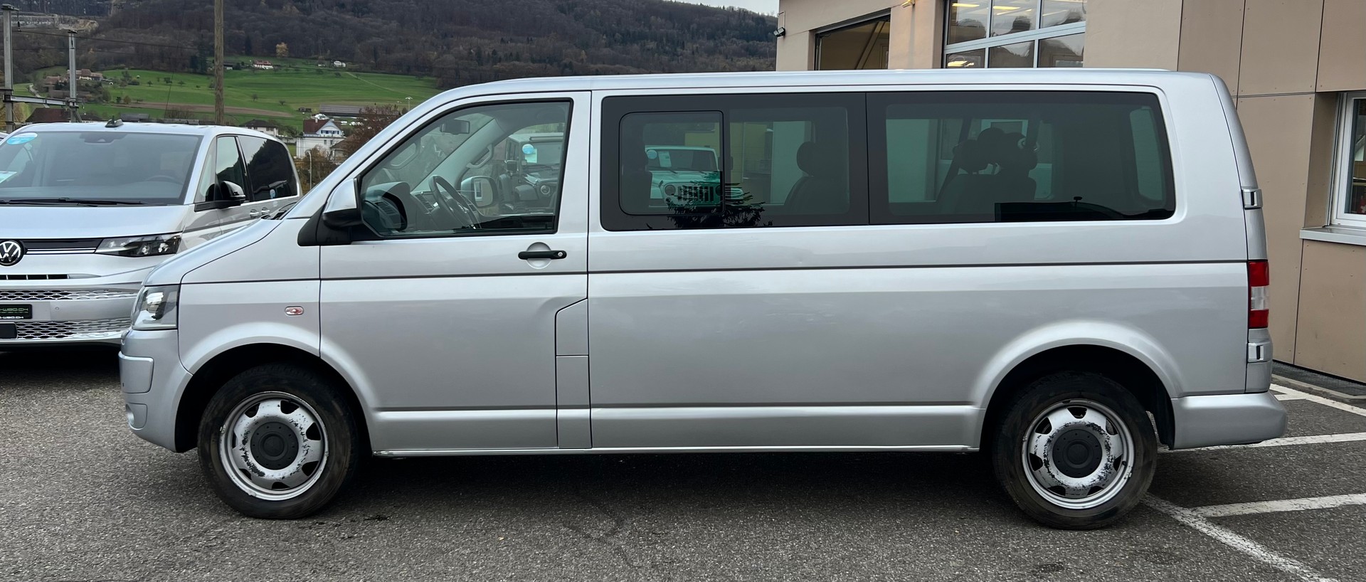 VW Caravelle Trendline 2.0 TDI CR DSG-image-7