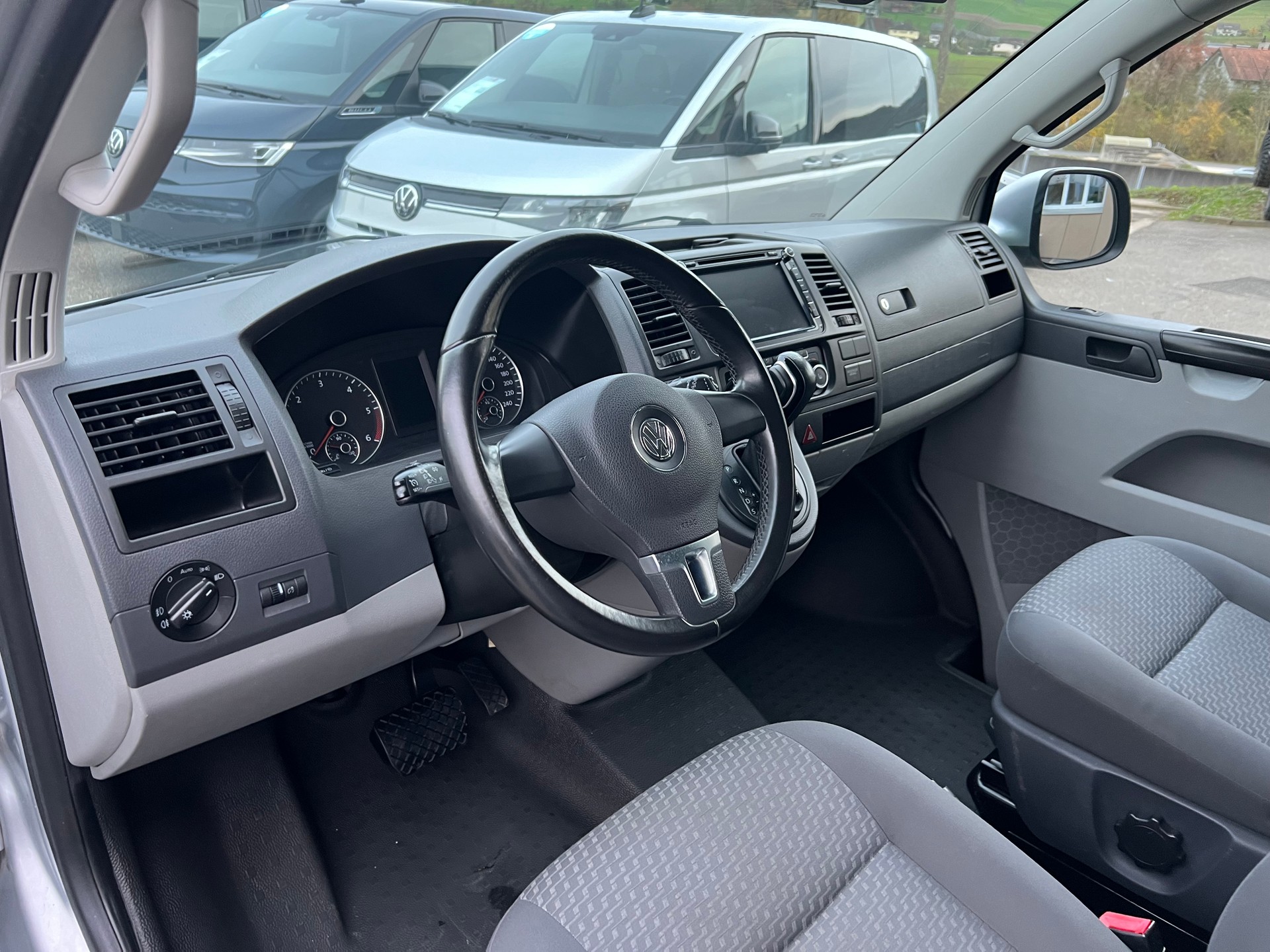 VW Caravelle Trendline 2.0 TDI CR DSG-image-10