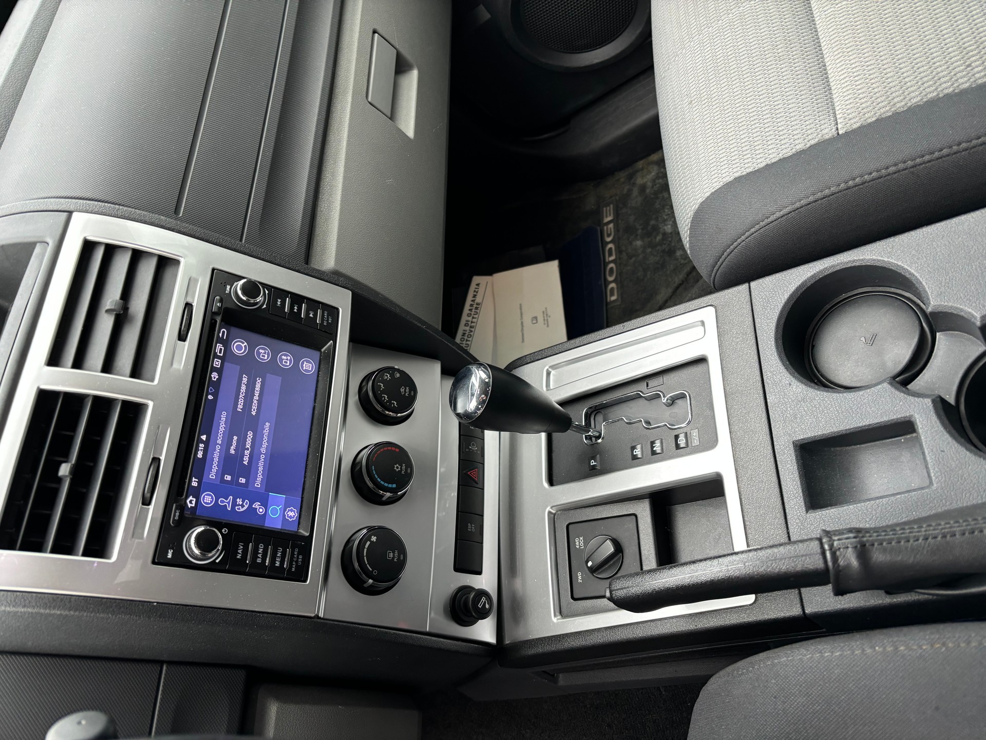 DODGE Nitro 2.8 CRD SXT Automatic-image-4