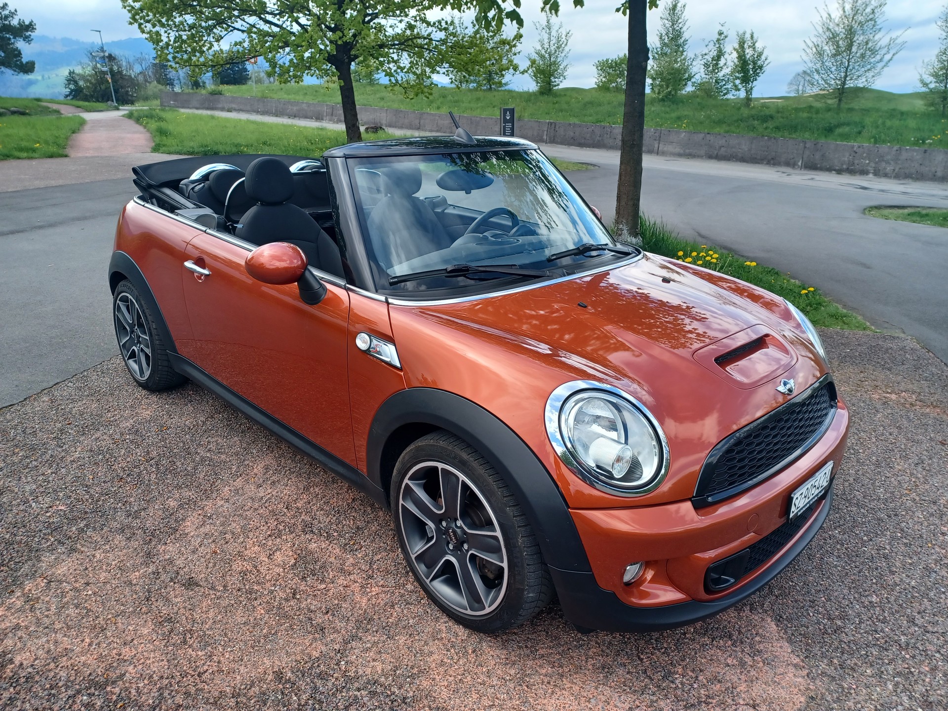 MINI Cooper S Cabriolet-image-0