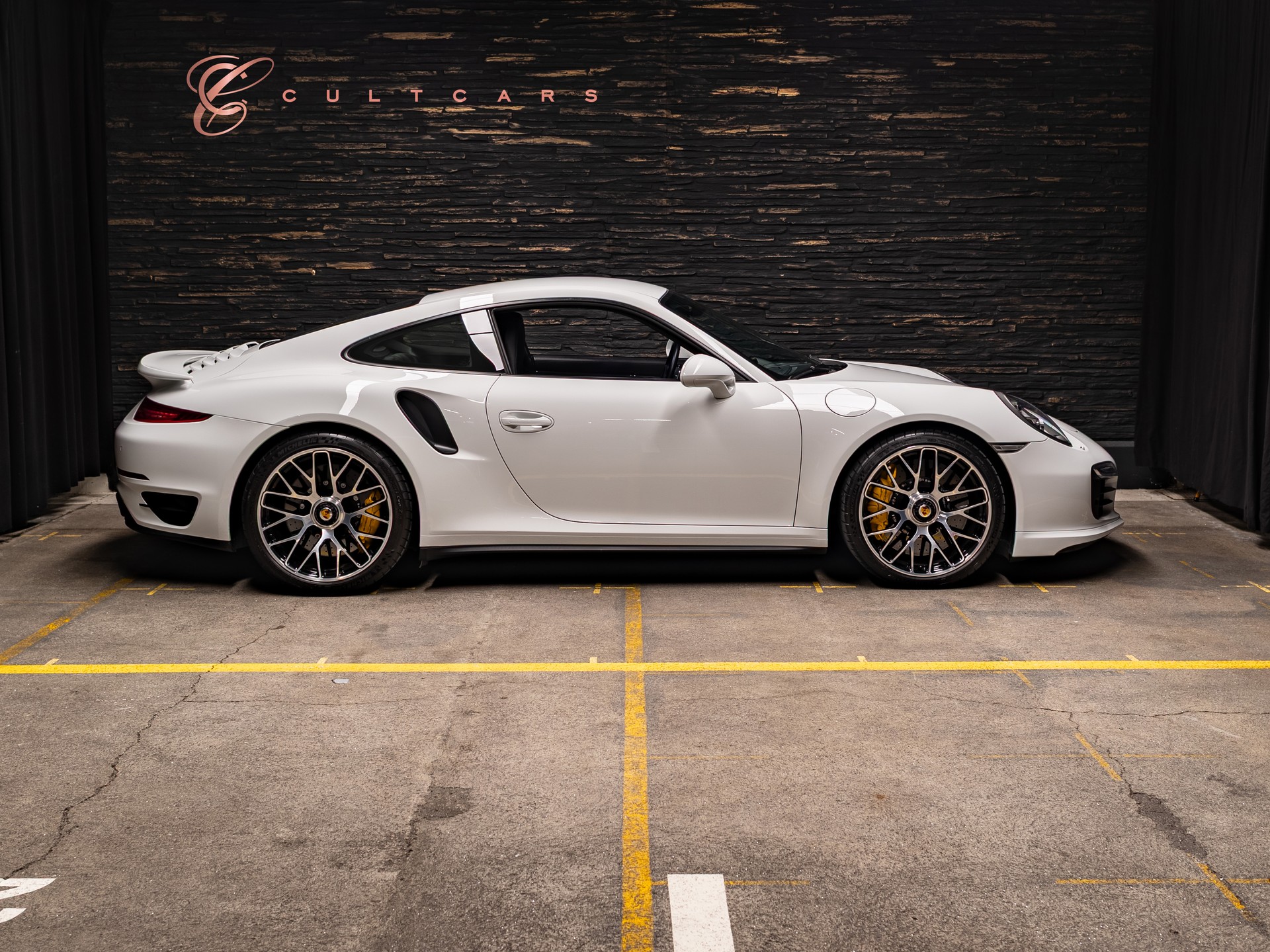 PORSCHE 911 Turbo S PDK *CH-Auto*Approved bis 2028*Porsche-Service*Winterräder Porsche*-image-0