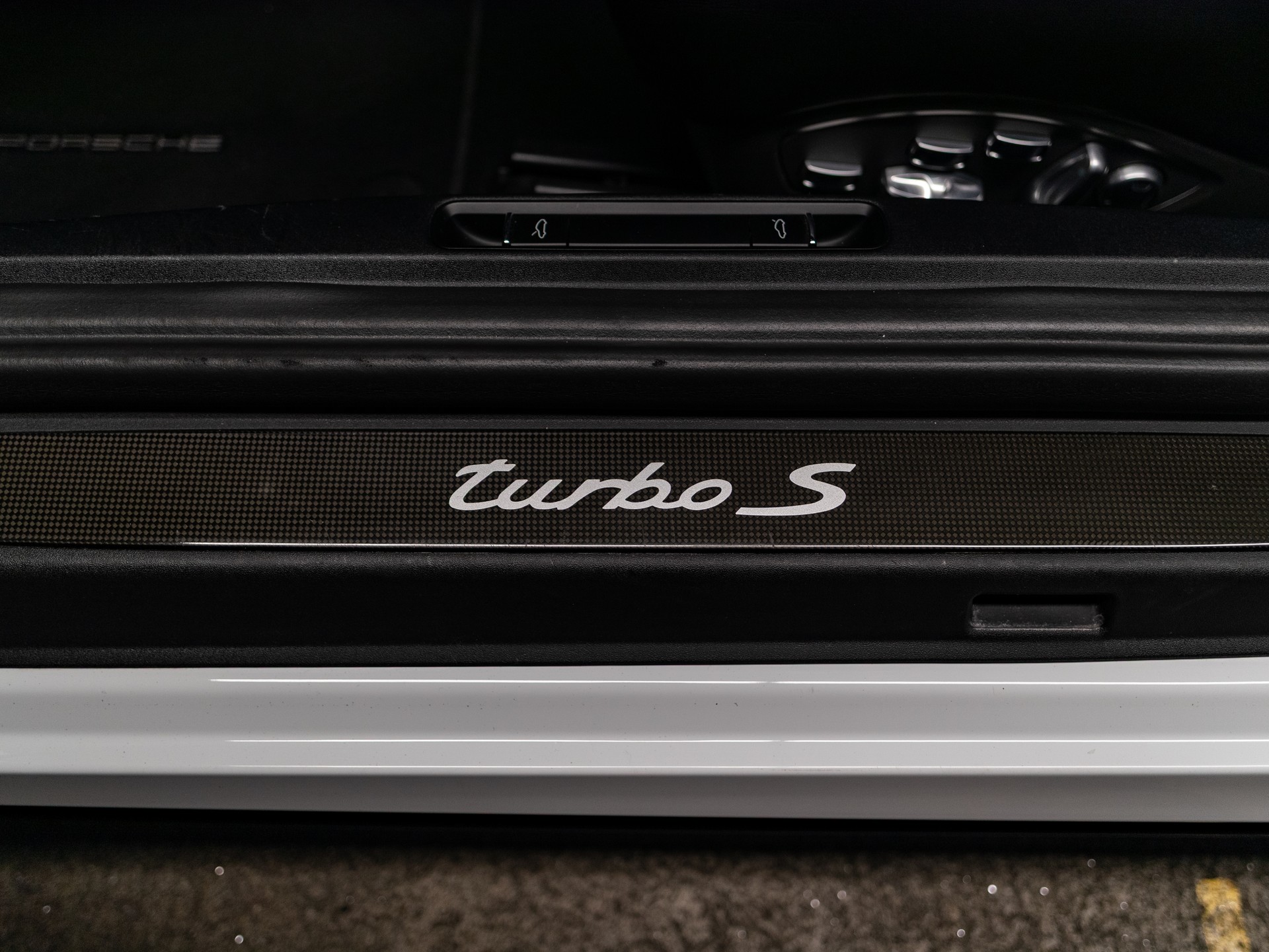 PORSCHE 911 Turbo S PDK *CH-Auto*Approved bis 2028*Porsche-Service*Winterräder Porsche*-image-10