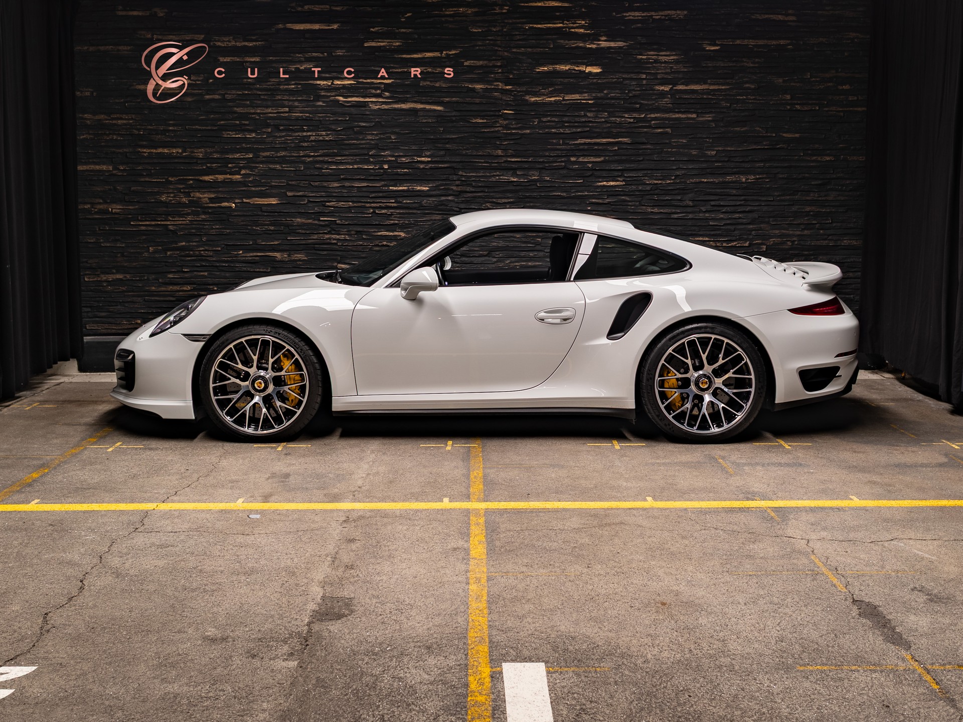 PORSCHE 911 Turbo S PDK *CH-Auto*Approved bis 2028*Porsche-Service*Winterräder Porsche*-image-1