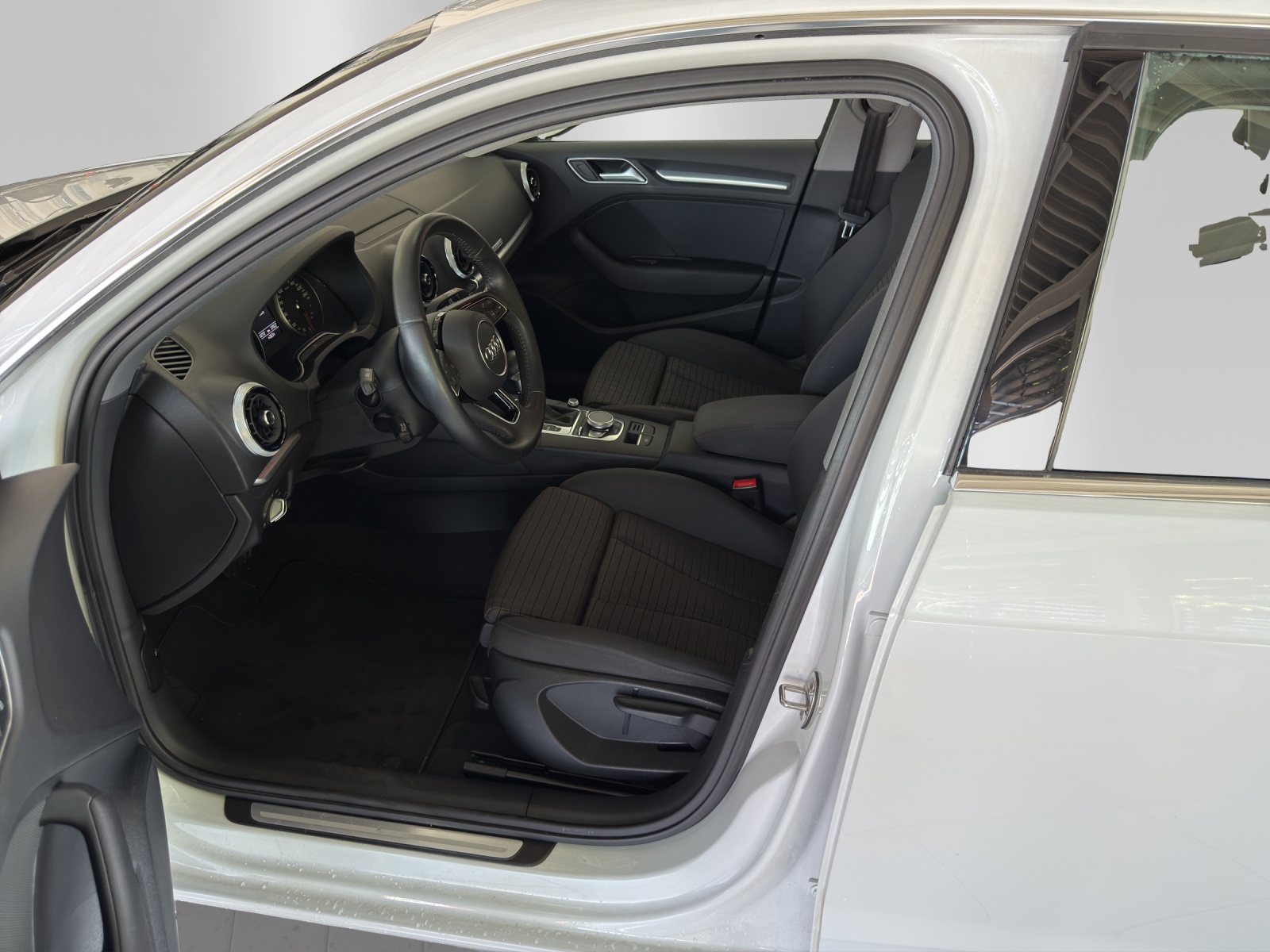 AUDI A3 Sportback 40 TFSI Sport quattro S-tronic-image-8