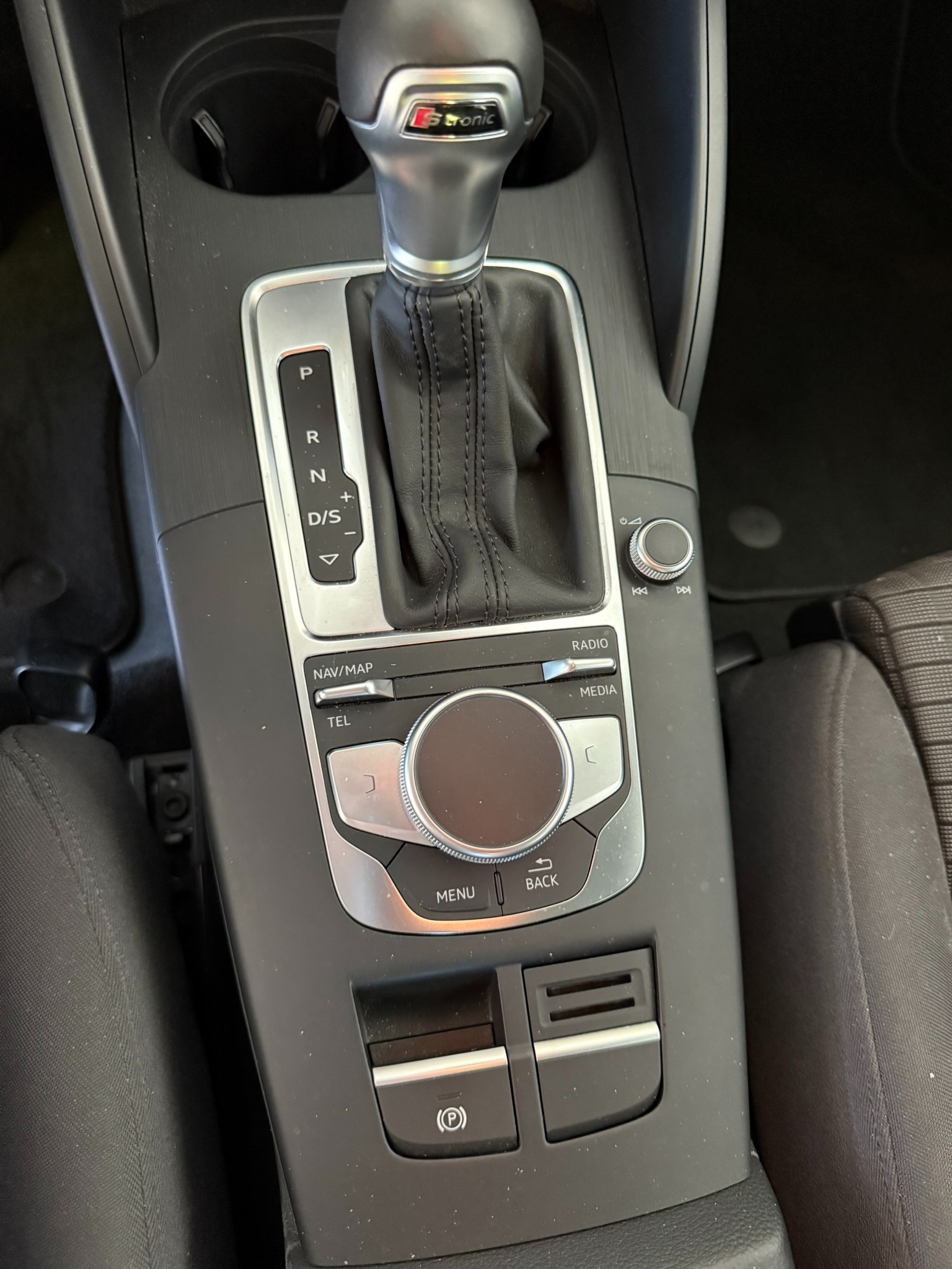 AUDI A3 Sportback 40 TFSI Sport quattro S-tronic-image-14