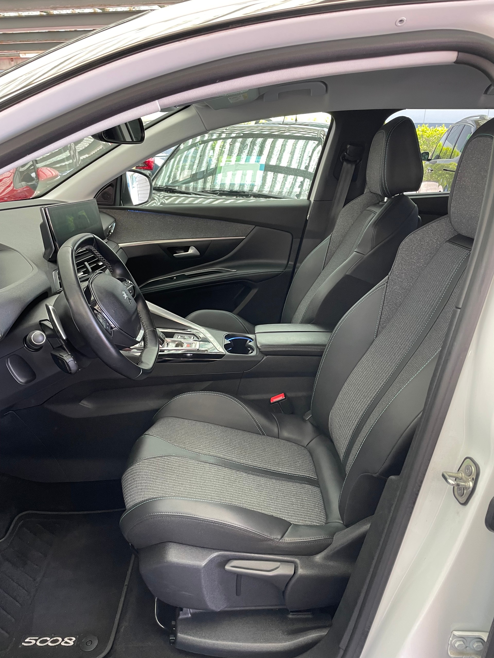 PEUGEOT 5008 1.5 BlueHDi Allure Pack EAT8-image-7