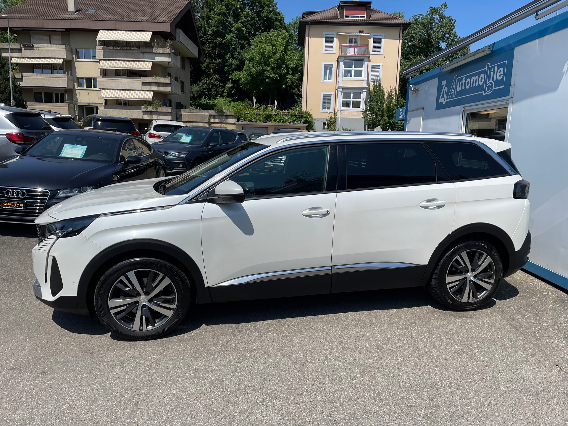PEUGEOT 5008 1.5 BlueHDi Allure Pack EAT8-image-1