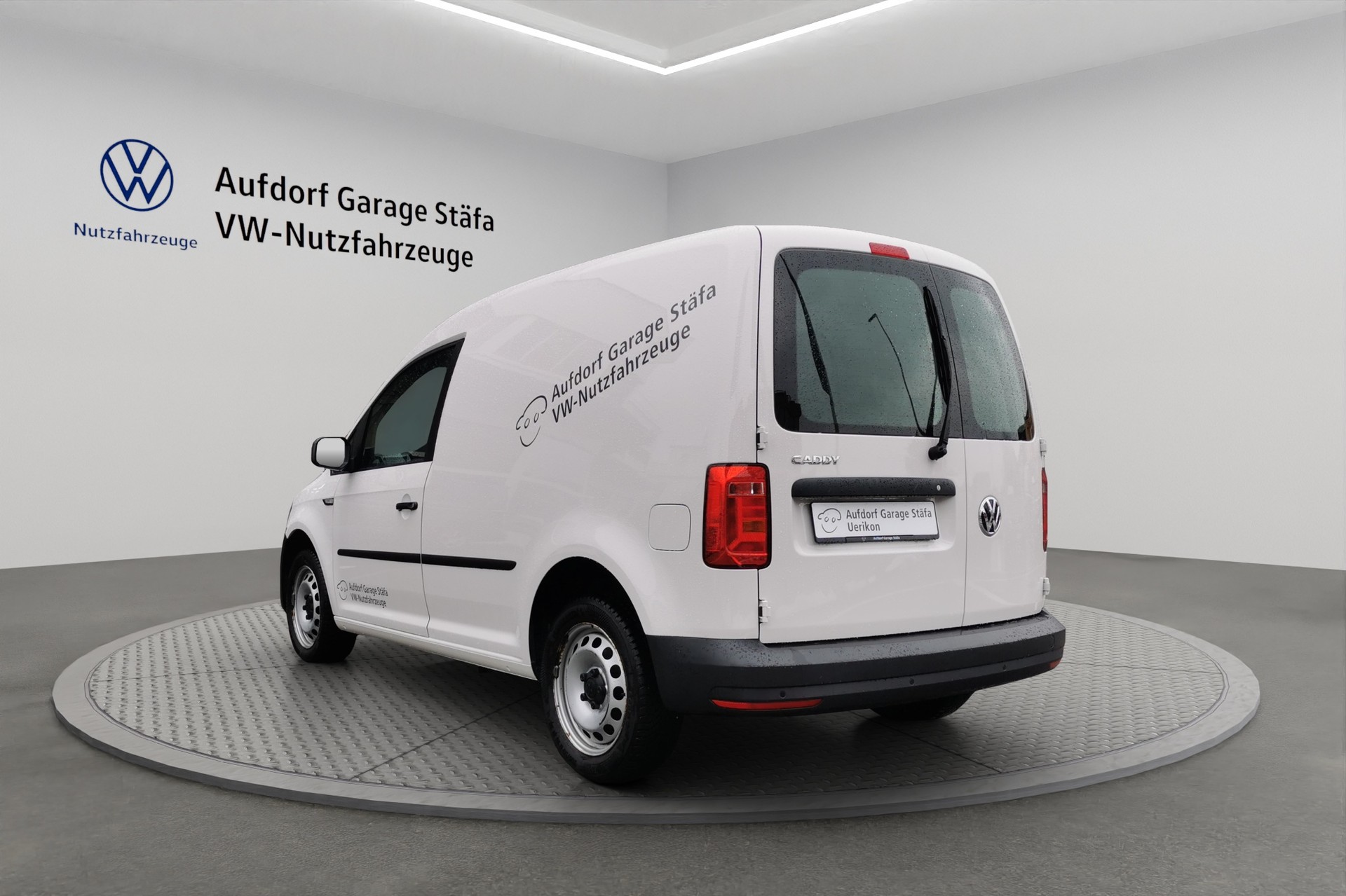 VW Caddy 1.0 TSI Entry BlueMotion Technology-image-2