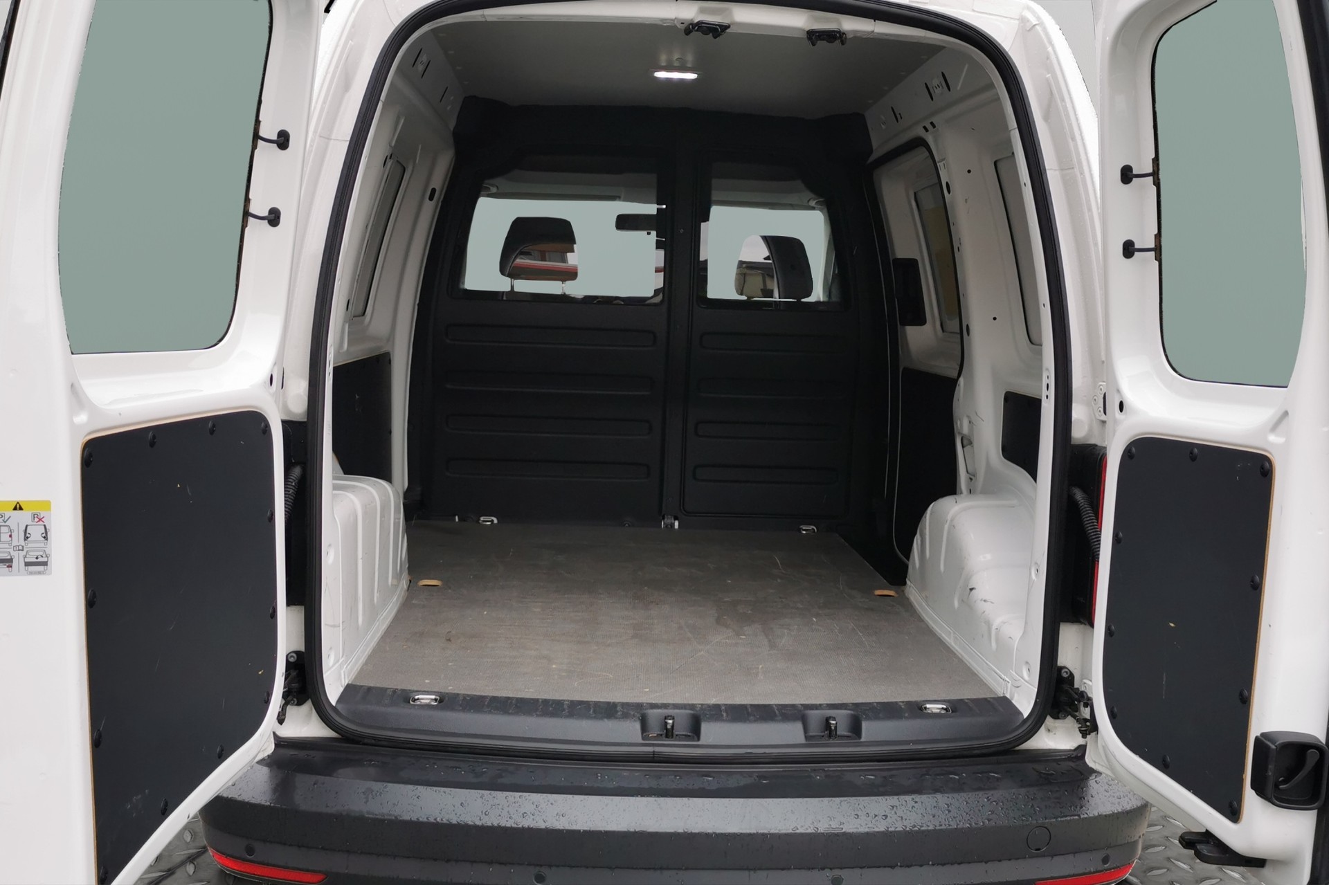 VW Caddy 1.0 TSI Entry BlueMotion Technology-image-12