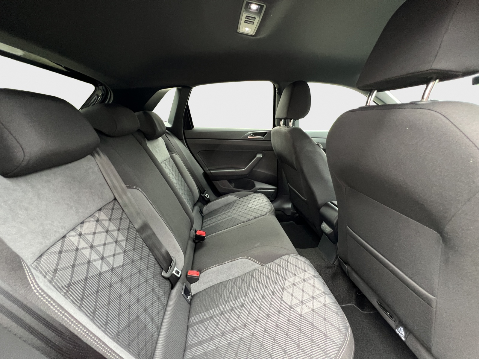 VW Polo 1.0 TSI R-Line DSG-image-11