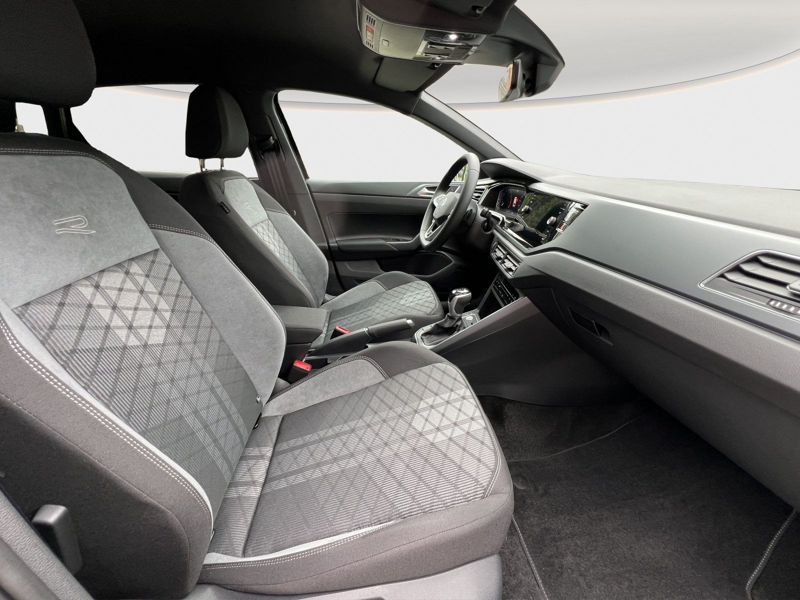 VW Polo 1.0 TSI R-Line DSG-image-9