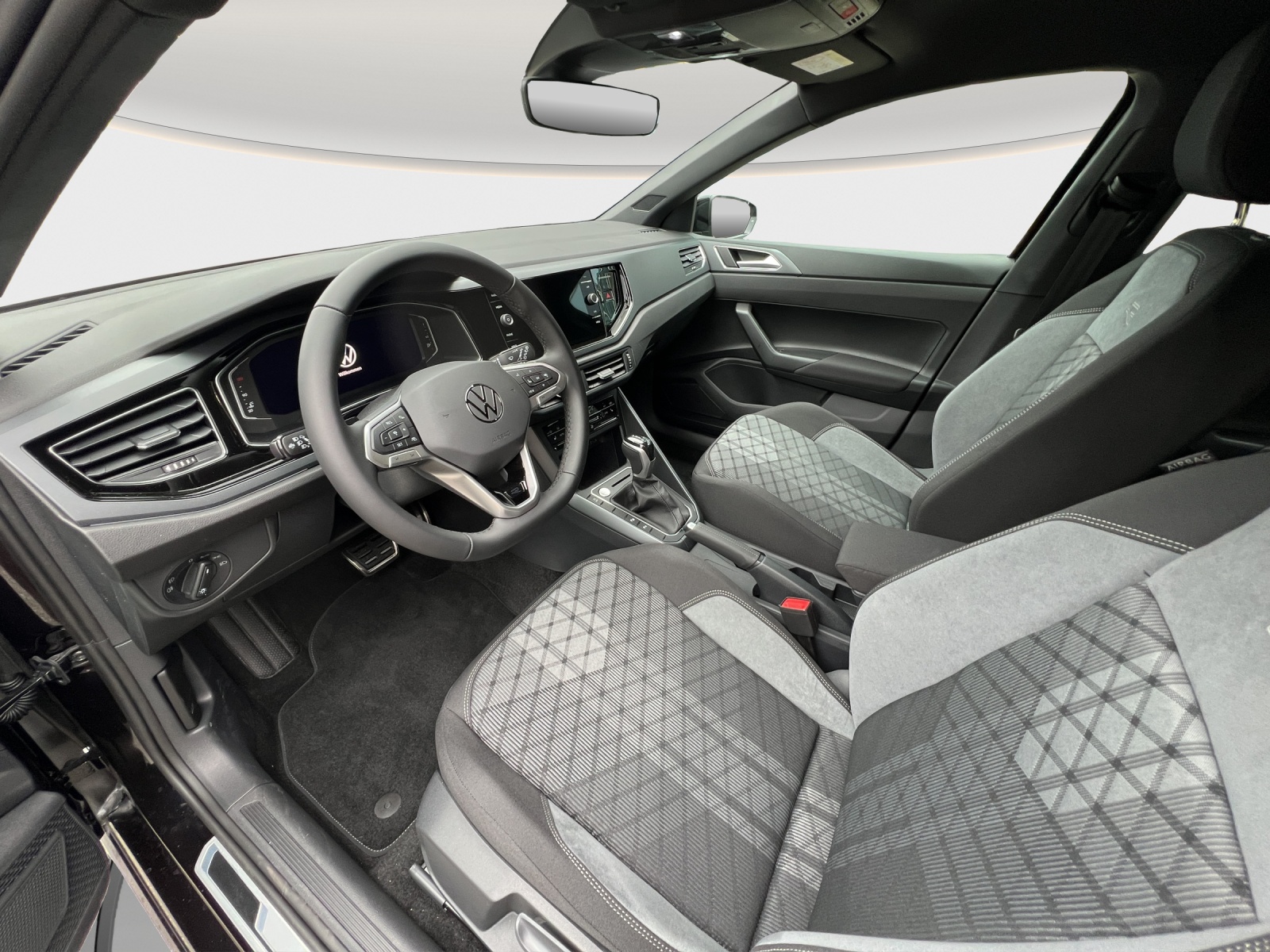 VW Polo 1.0 TSI R-Line DSG-image-8