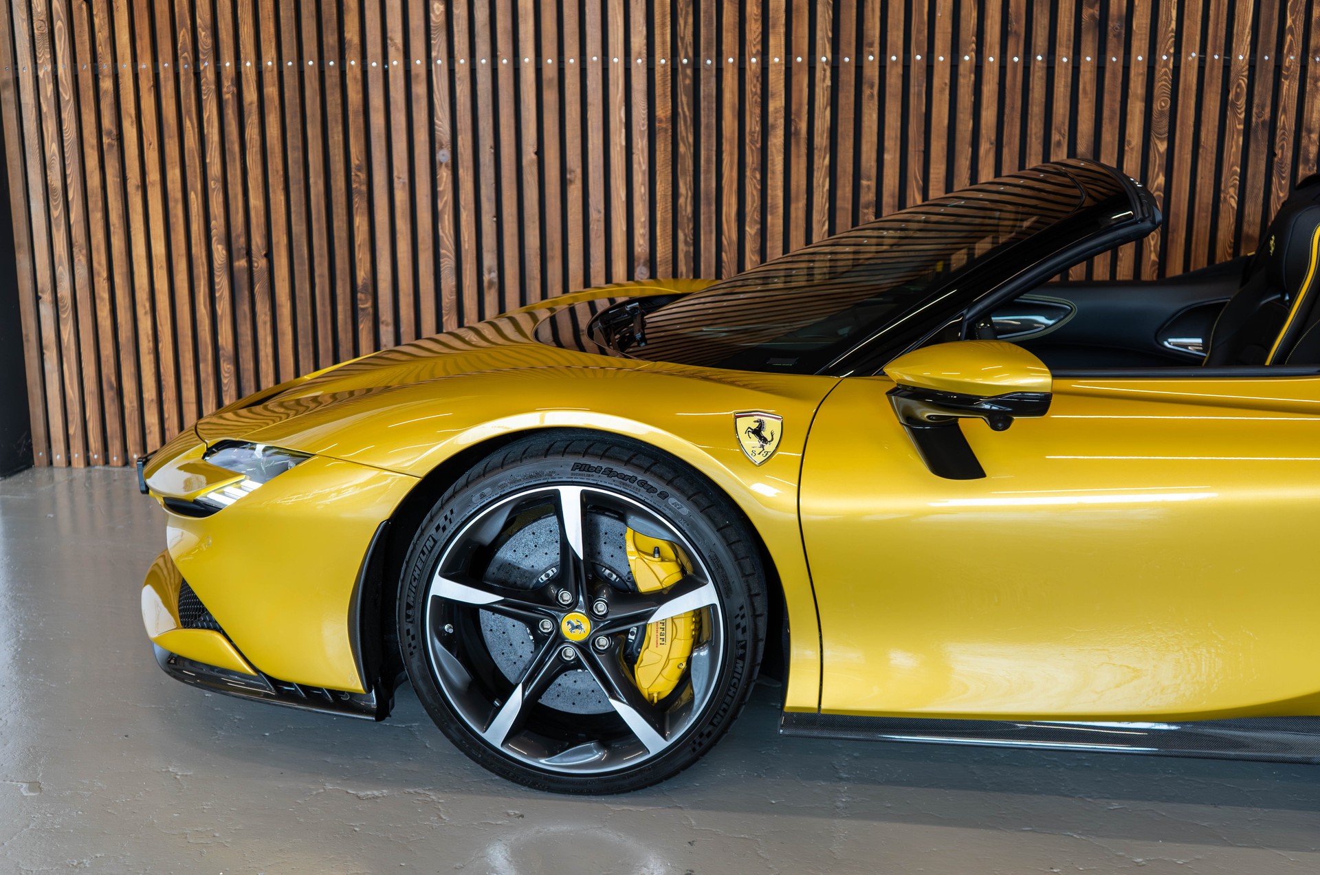 FERRARI SF90 Spider-image-2