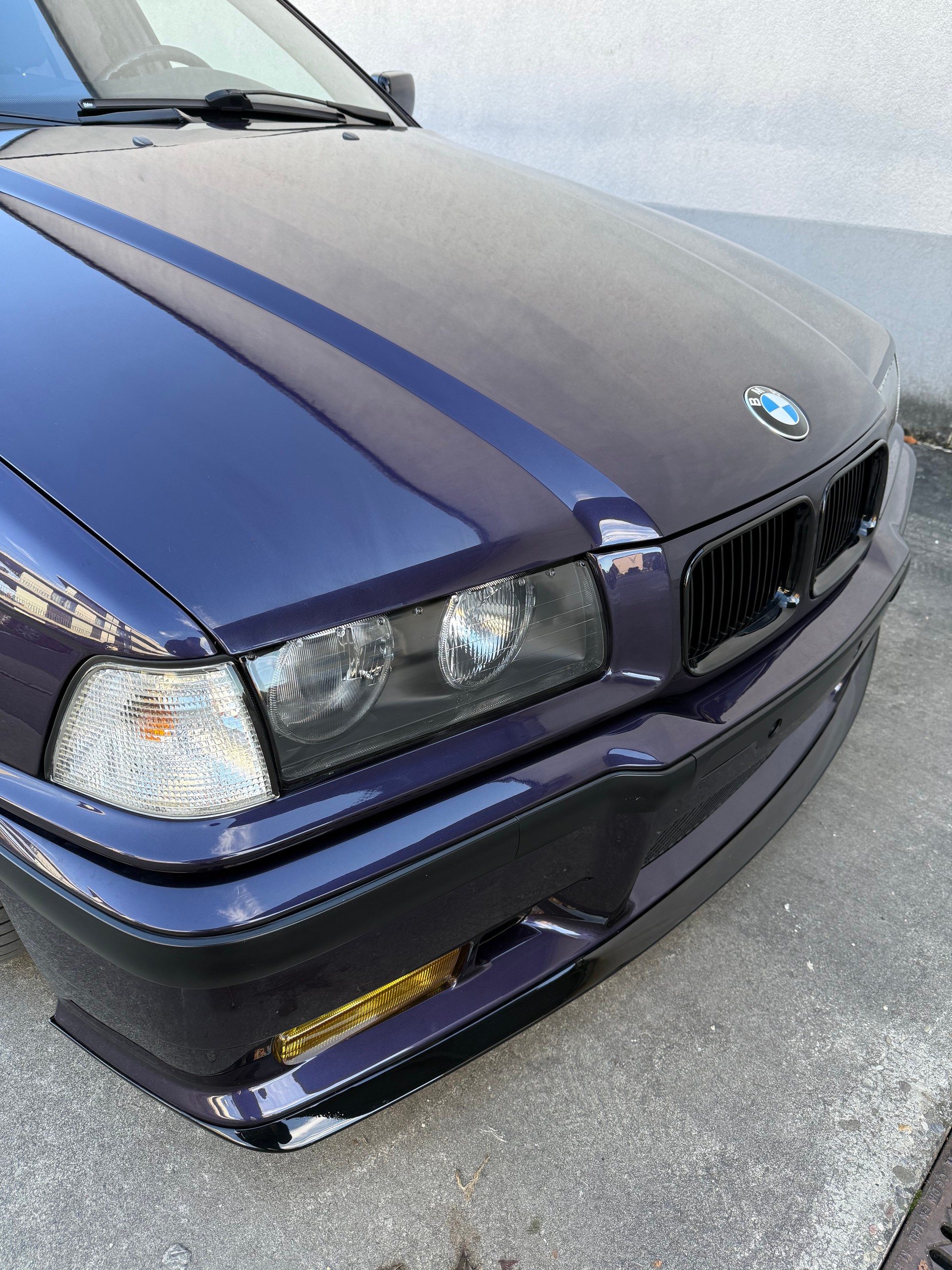 BMW 325i-image-4