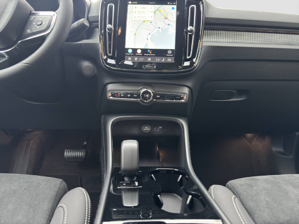 VOLVO EX40 Twin Plus AWD-image-10