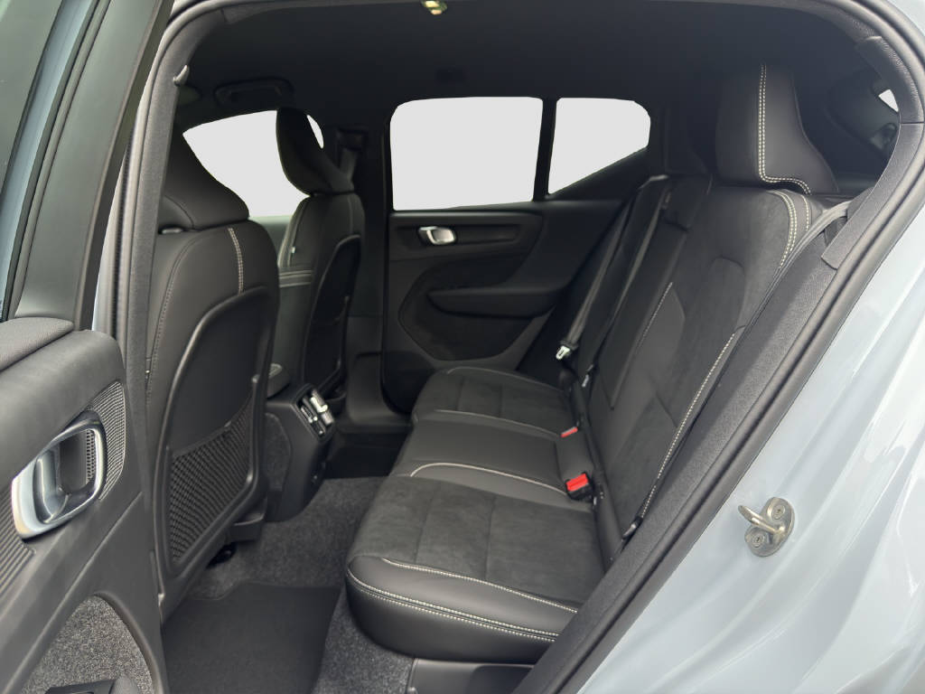 VOLVO EX40 Twin Plus AWD-image-12