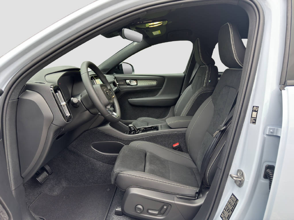 VOLVO EX40 Twin Plus AWD-image-5