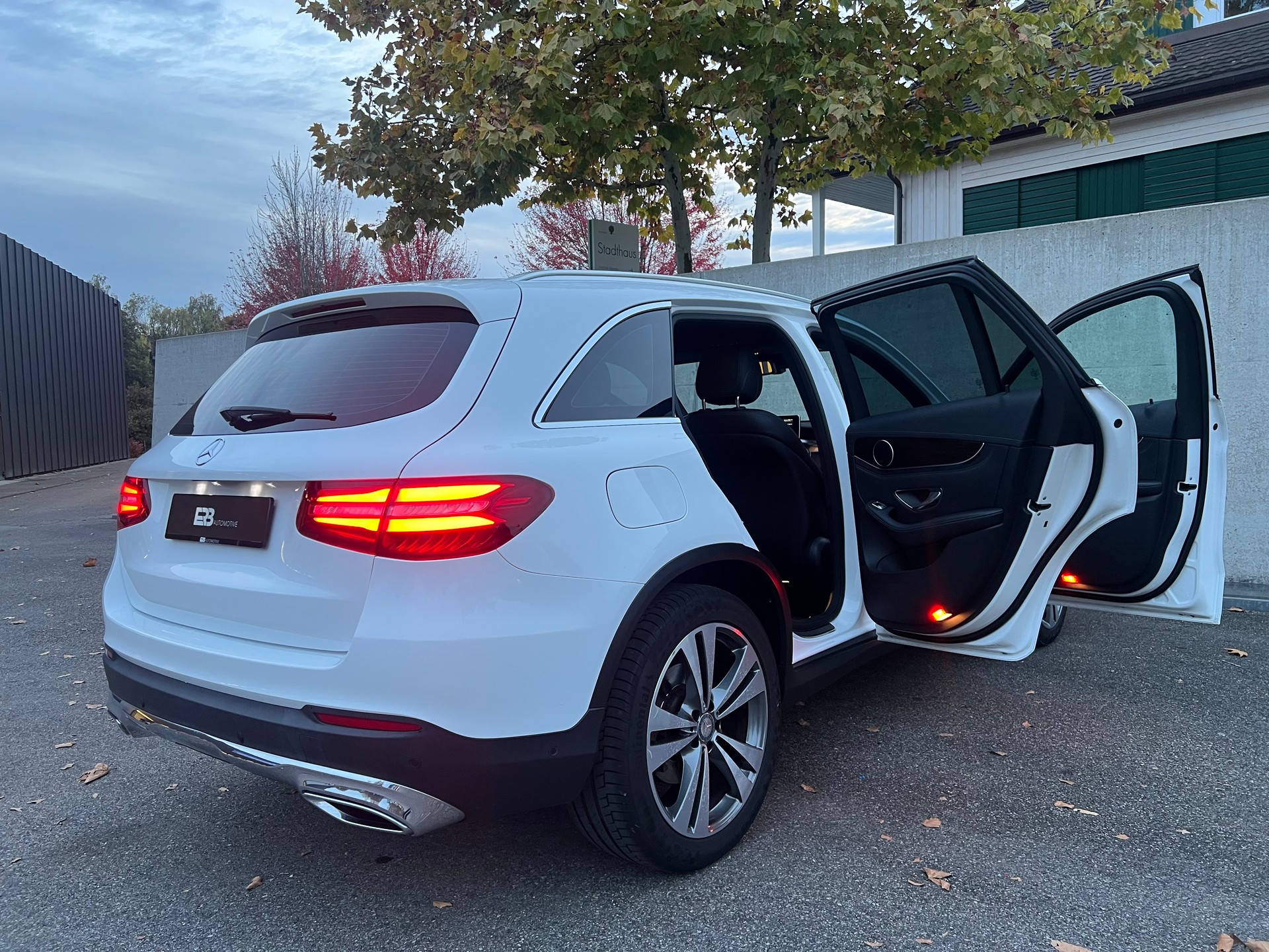 MERCEDES-BENZ GLC 220 d 4Matic 9G-Tronic-image-15
