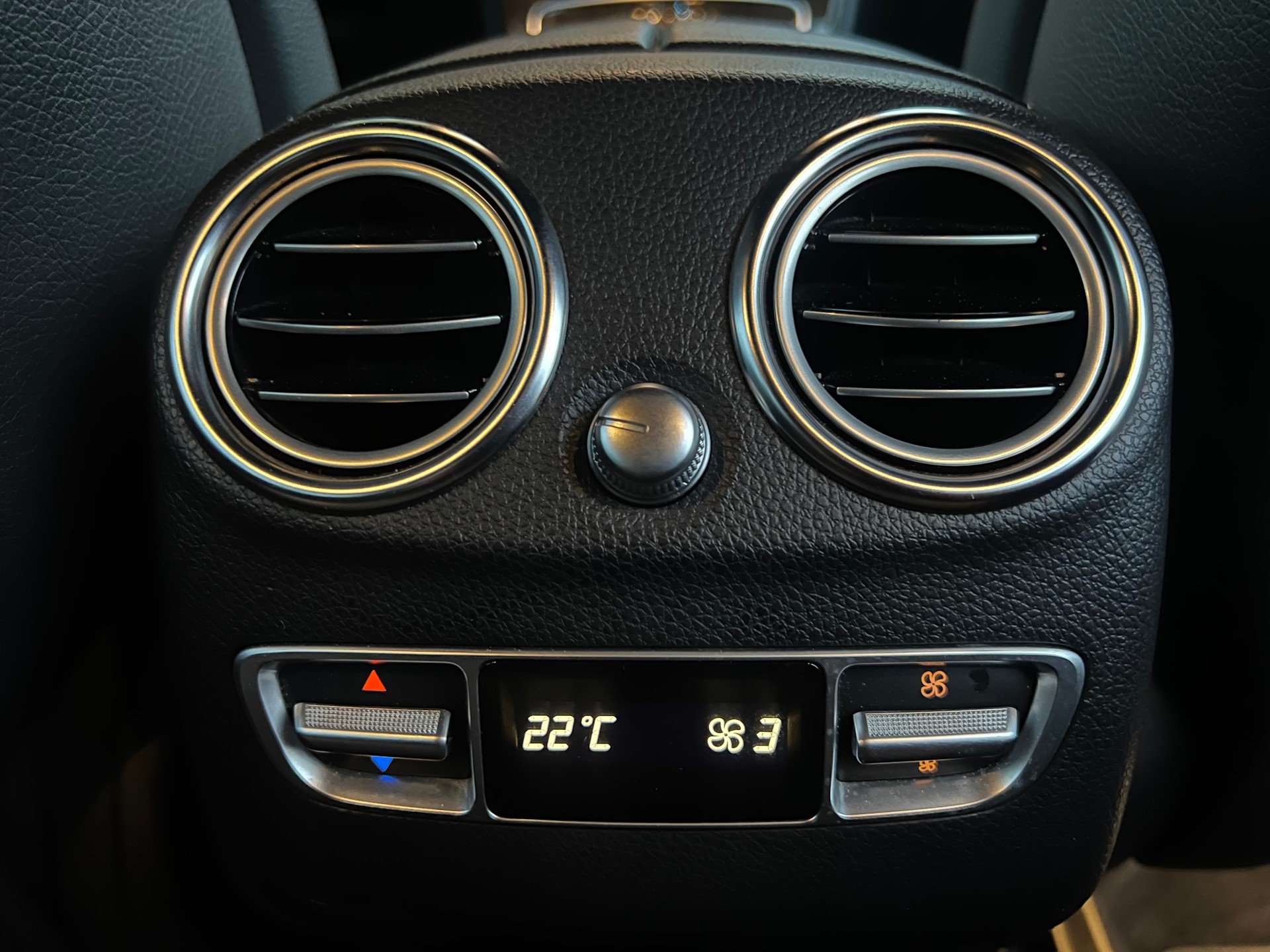 MERCEDES-BENZ GLC 220 d 4Matic 9G-Tronic-image-12
