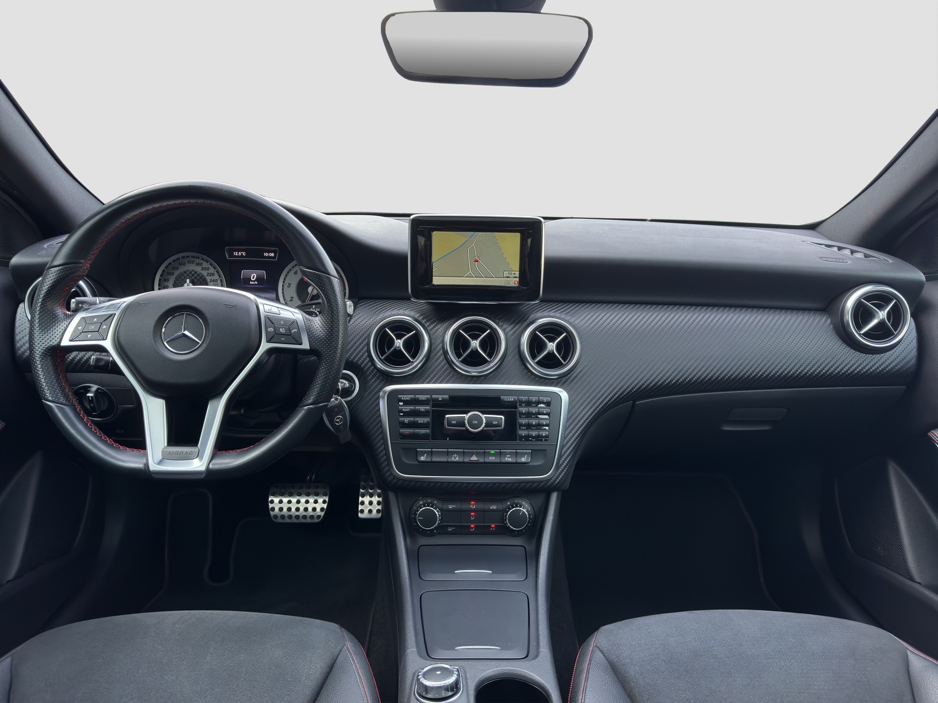 MERCEDES-BENZ A 250 AMG Line 4Matic 7G-DCT-image-3