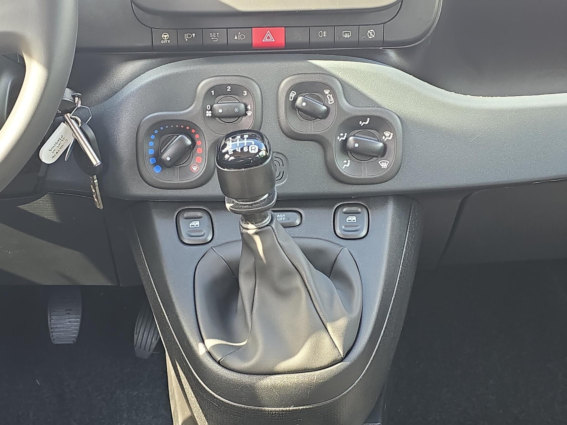 FIAT Panda 1.0 Hybrid Cult Plus-image-13