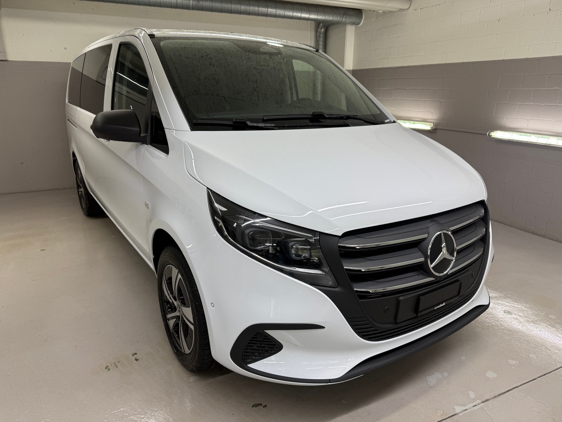 MERCEDES-BENZ Vito 116 CDI 4MATIC Tourer SELECT Family 3200mm L-image-0