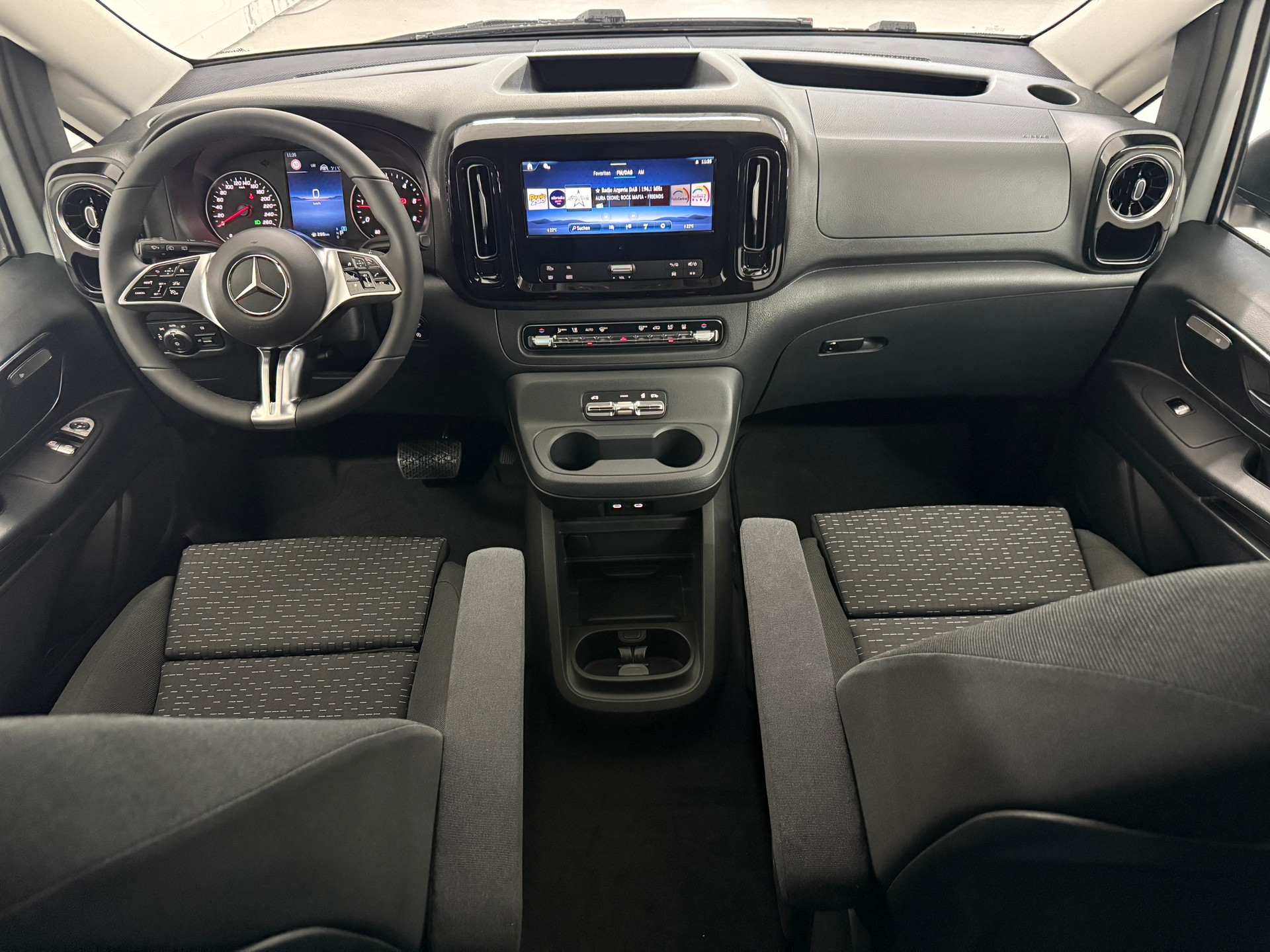 MERCEDES-BENZ Vito 116 CDI 4MATIC Tourer SELECT Family 3200mm L-image-7