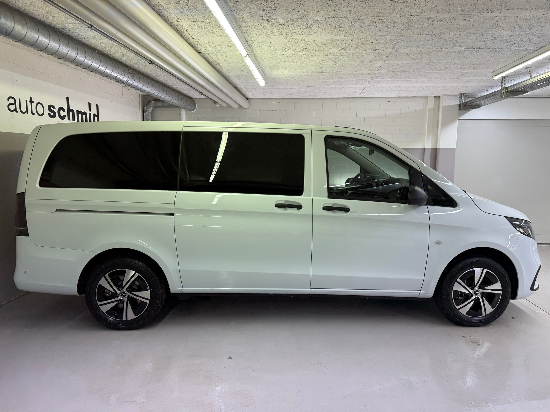 MERCEDES-BENZ Vito 116 CDI 4MATIC Tourer SELECT Family 3200mm L-image-2