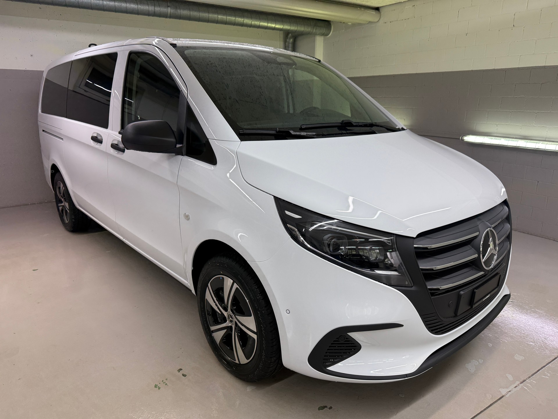 MERCEDES-BENZ Vito 116 CDI 4MATIC Tourer SELECT Family 3200mm L-image-1