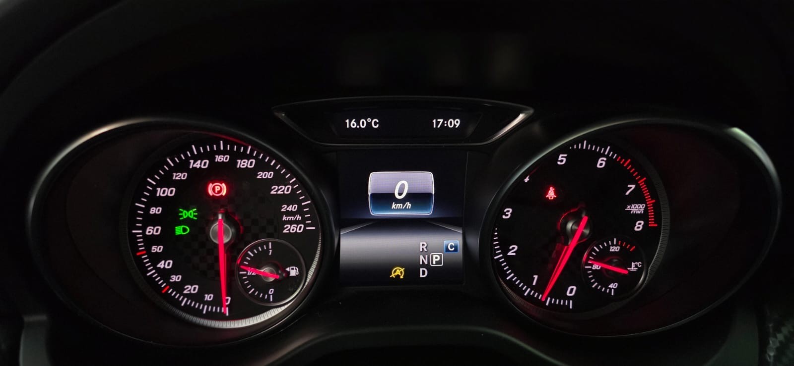 MERCEDES-BENZ A 250 AMG Line 7G-DCT *CH-FAHRZEUG*-image-18