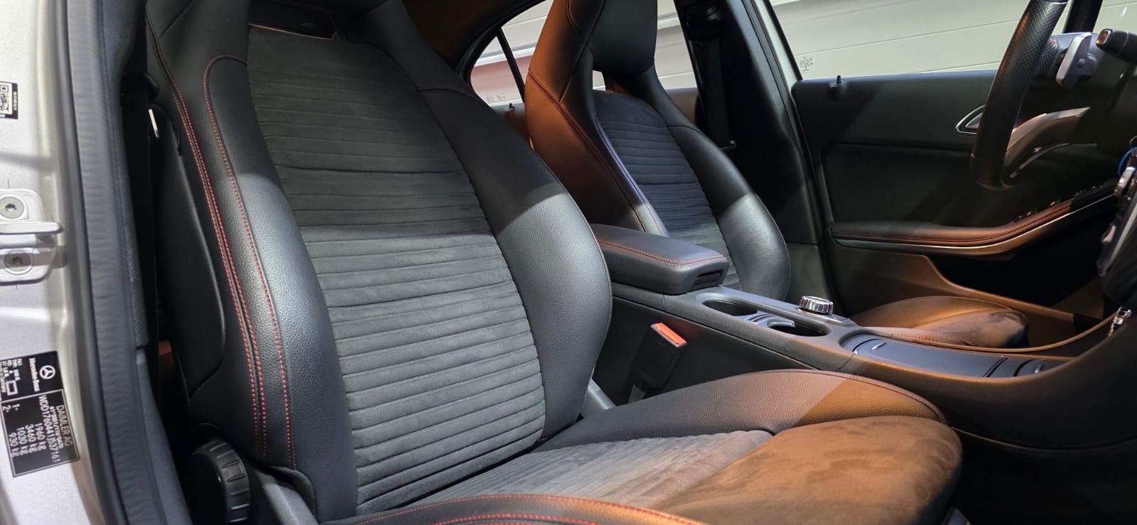 MERCEDES-BENZ A 250 AMG Line 7G-DCT *CH-FAHRZEUG*-image-11