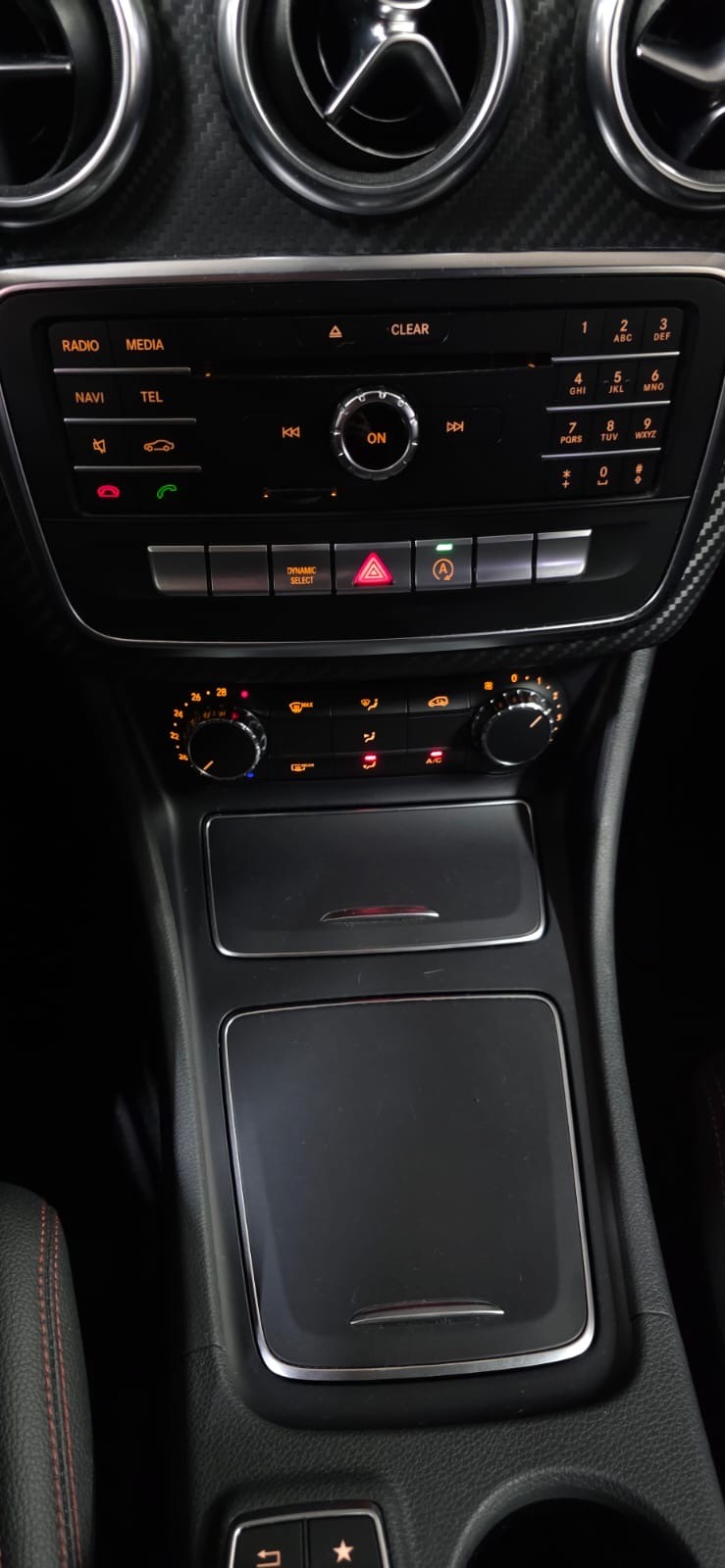 MERCEDES-BENZ A 250 AMG Line 7G-DCT *CH-FAHRZEUG*-image-23