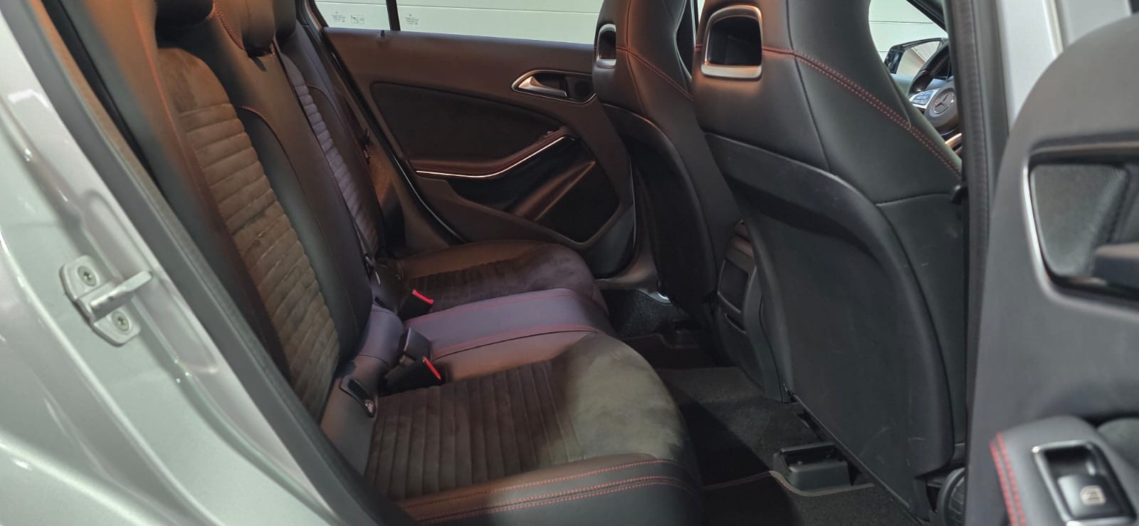 MERCEDES-BENZ A 250 AMG Line 7G-DCT *CH-FAHRZEUG*-image-25