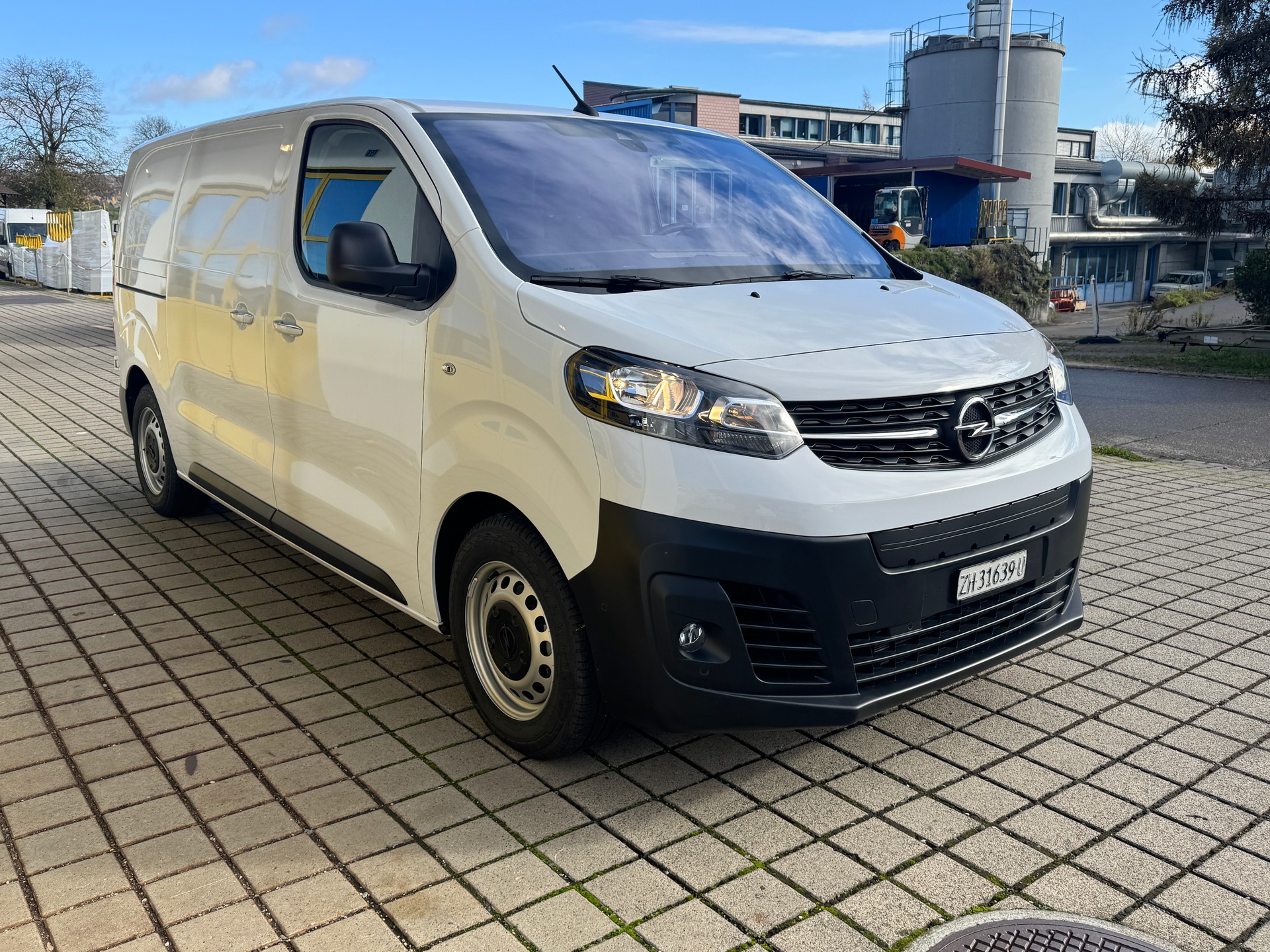 OPEL Vivaro Cargo-e 75 kWh M-image-2