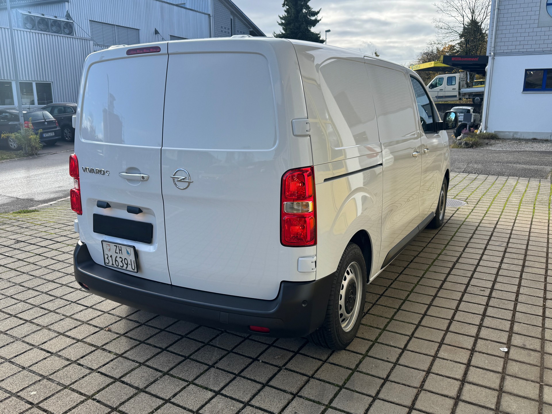 OPEL Vivaro Cargo-e 75 kWh M-image-3