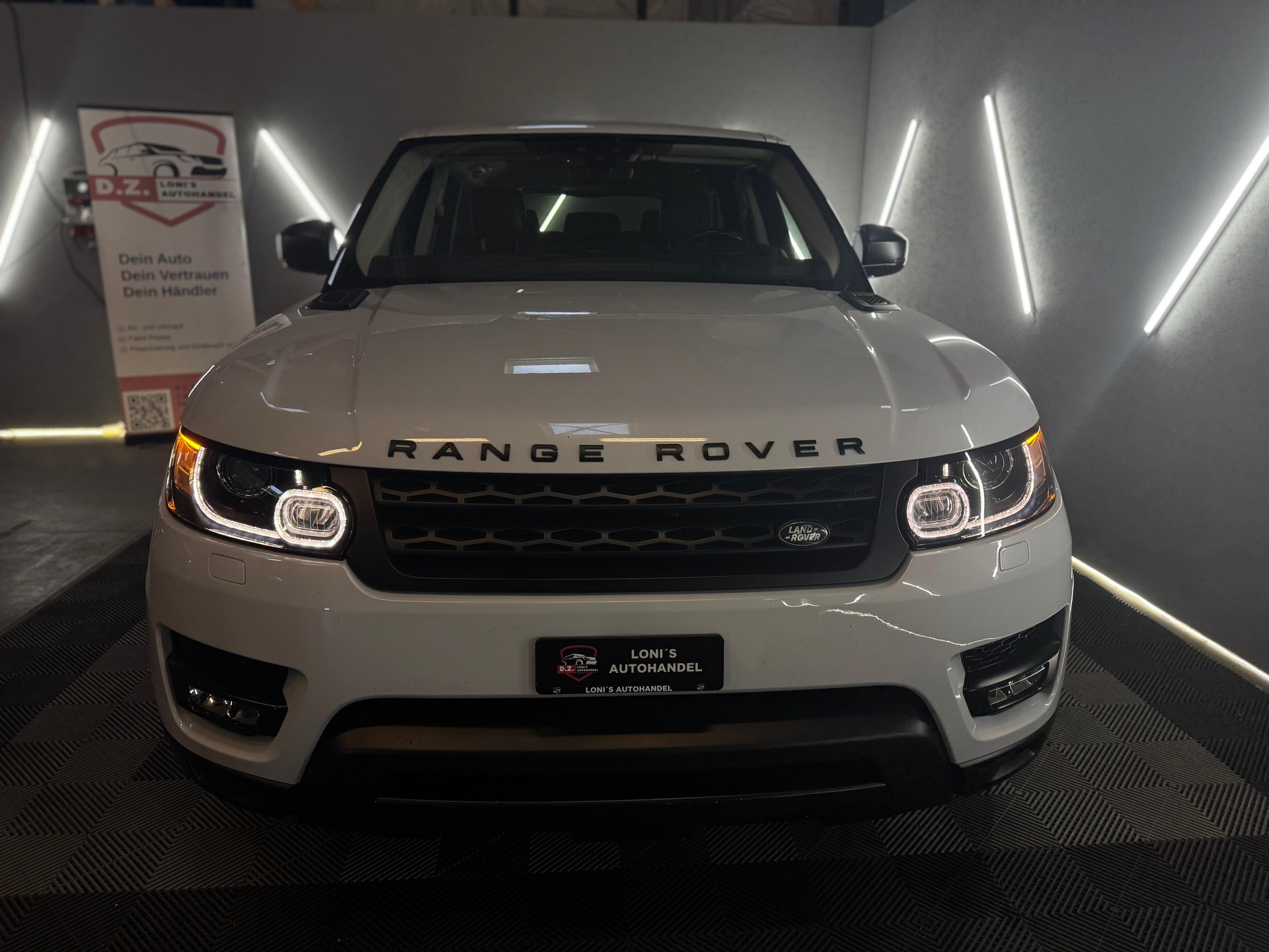 LAND ROVER Range Rover Sport 3.0 TDV6 HSE Dynamic Automatic-image-2