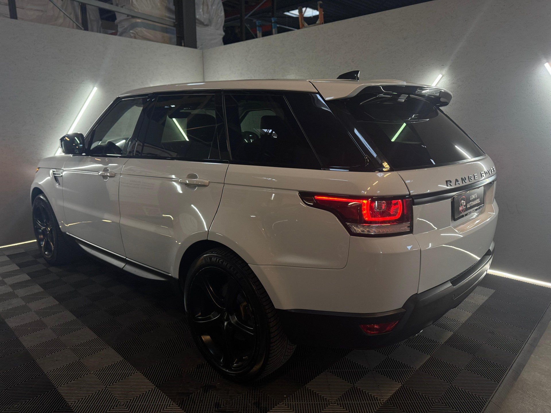 LAND ROVER Range Rover Sport 3.0 TDV6 HSE Dynamic Automatic-image-5