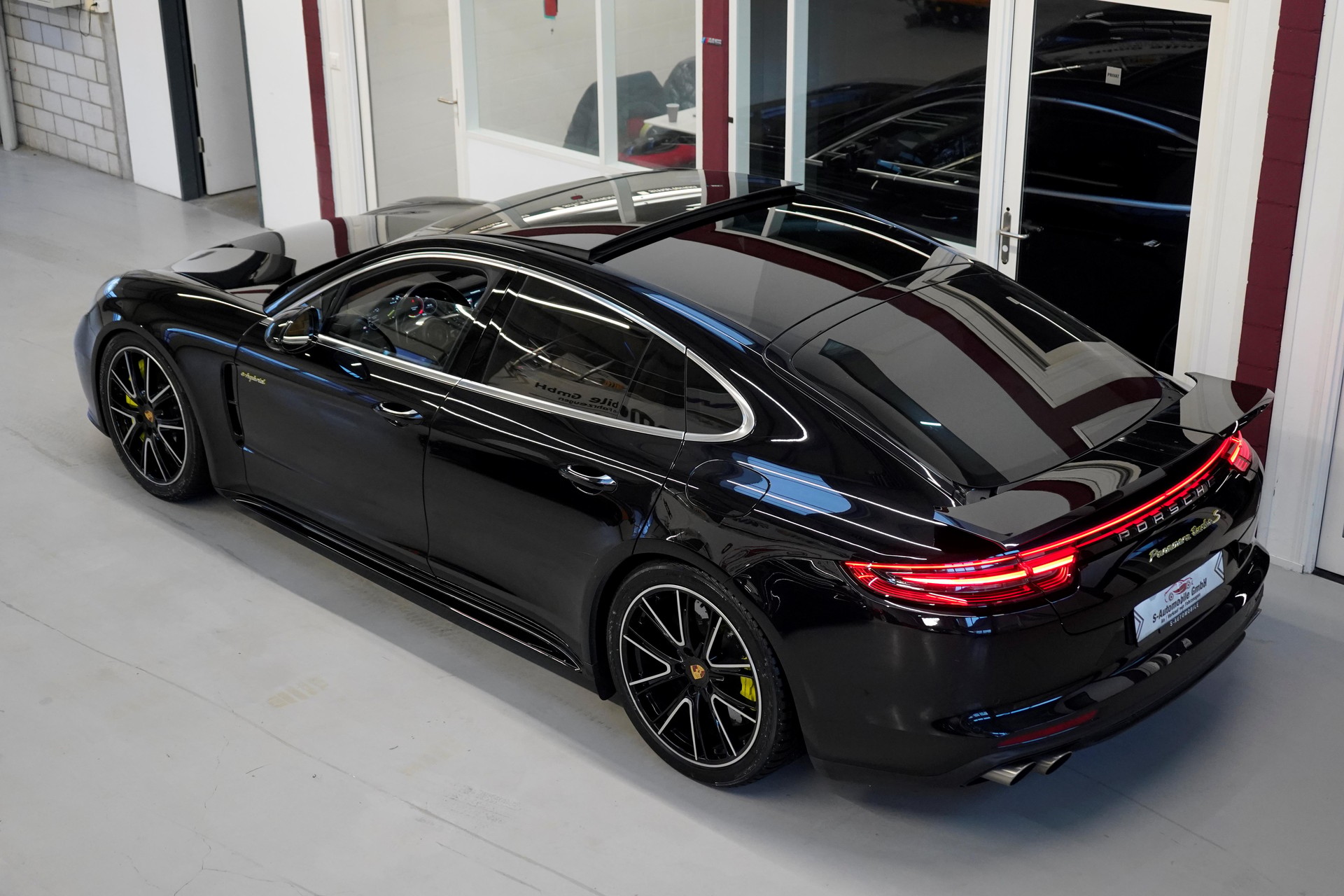 PORSCHE Panamera Turbo S E-Hybrid PDK-image-4