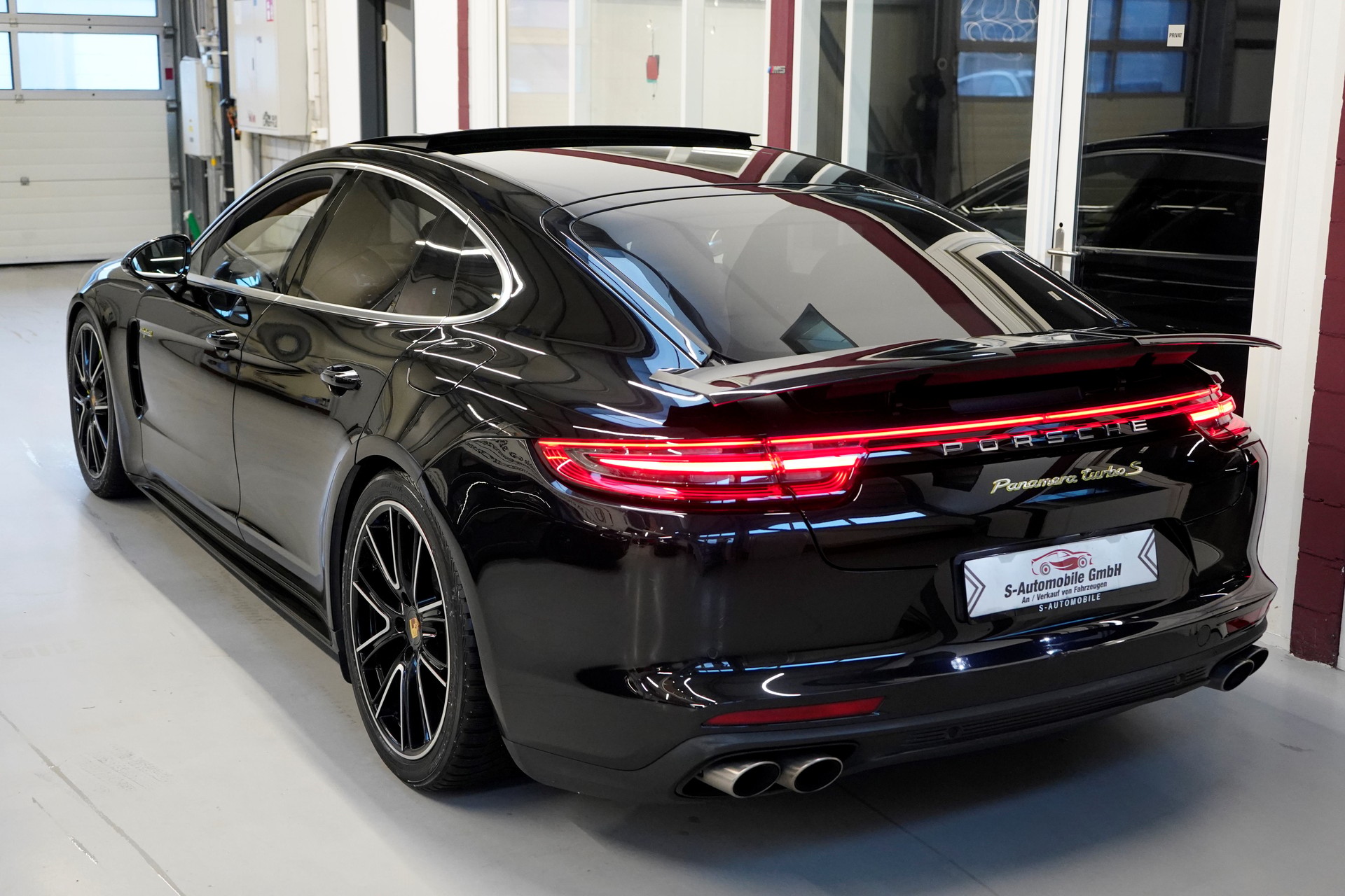 PORSCHE Panamera Turbo S E-Hybrid PDK-image-5