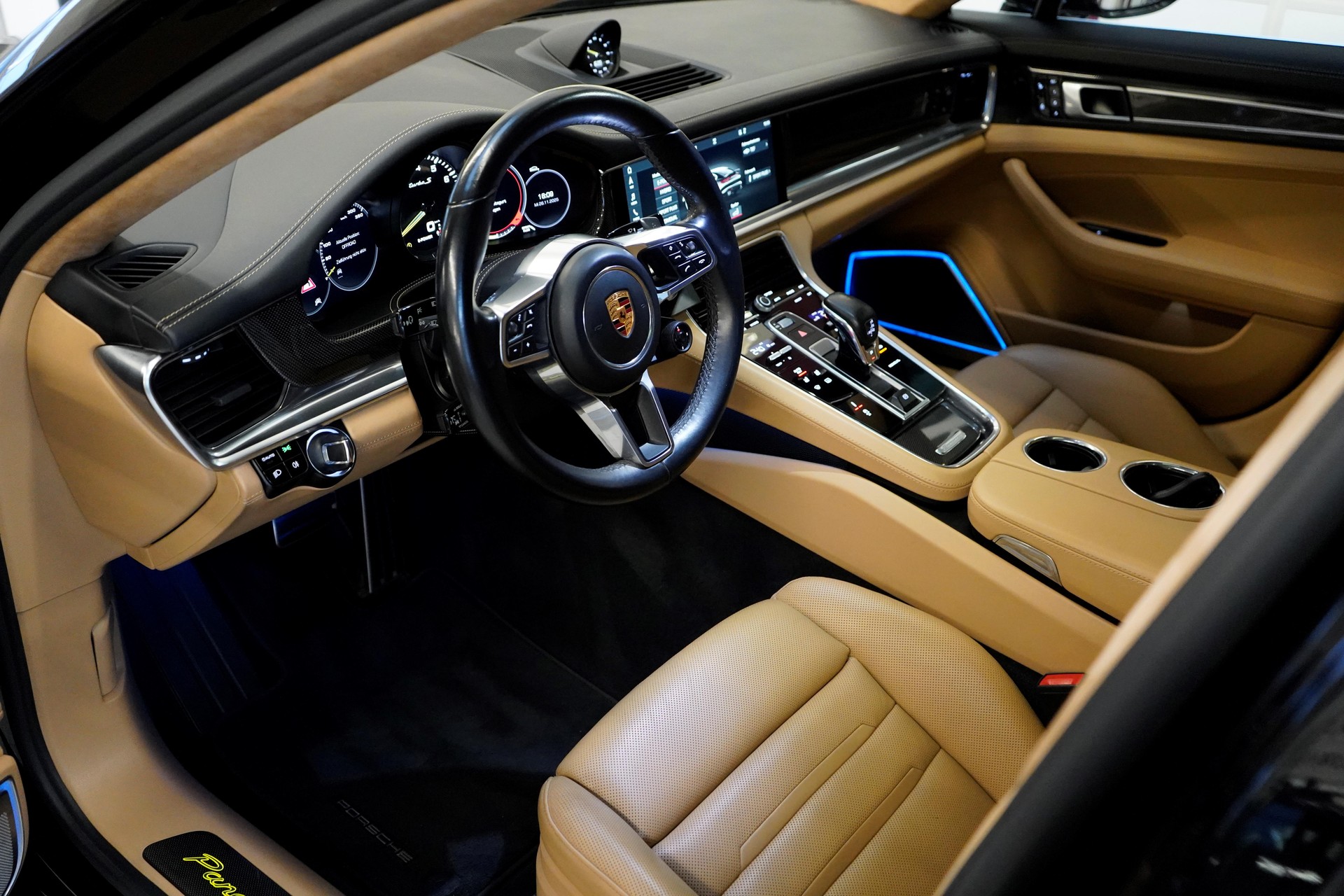 PORSCHE Panamera Turbo S E-Hybrid PDK-image-10