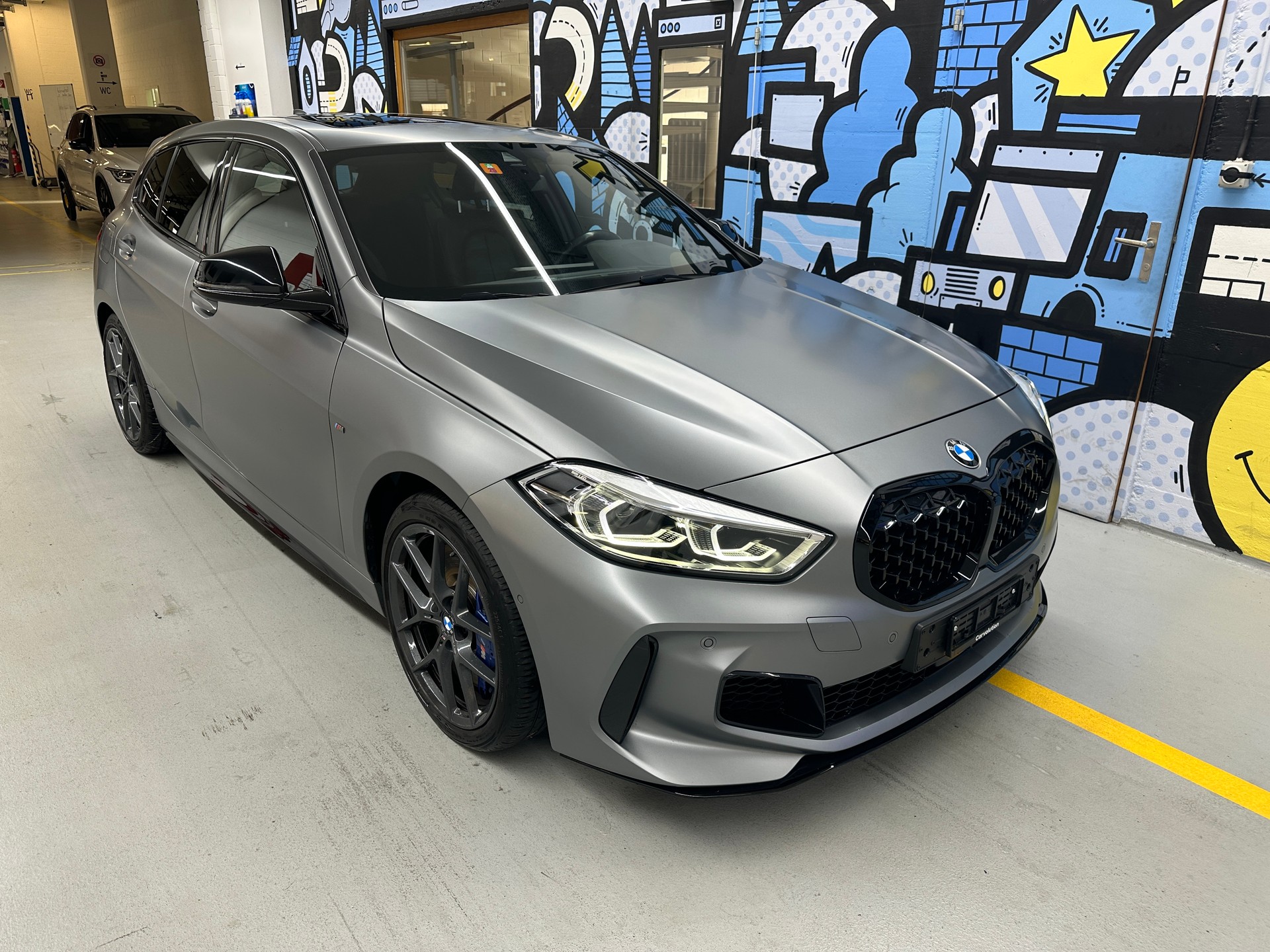 BMW M135i xDrive Steptronic-image-0