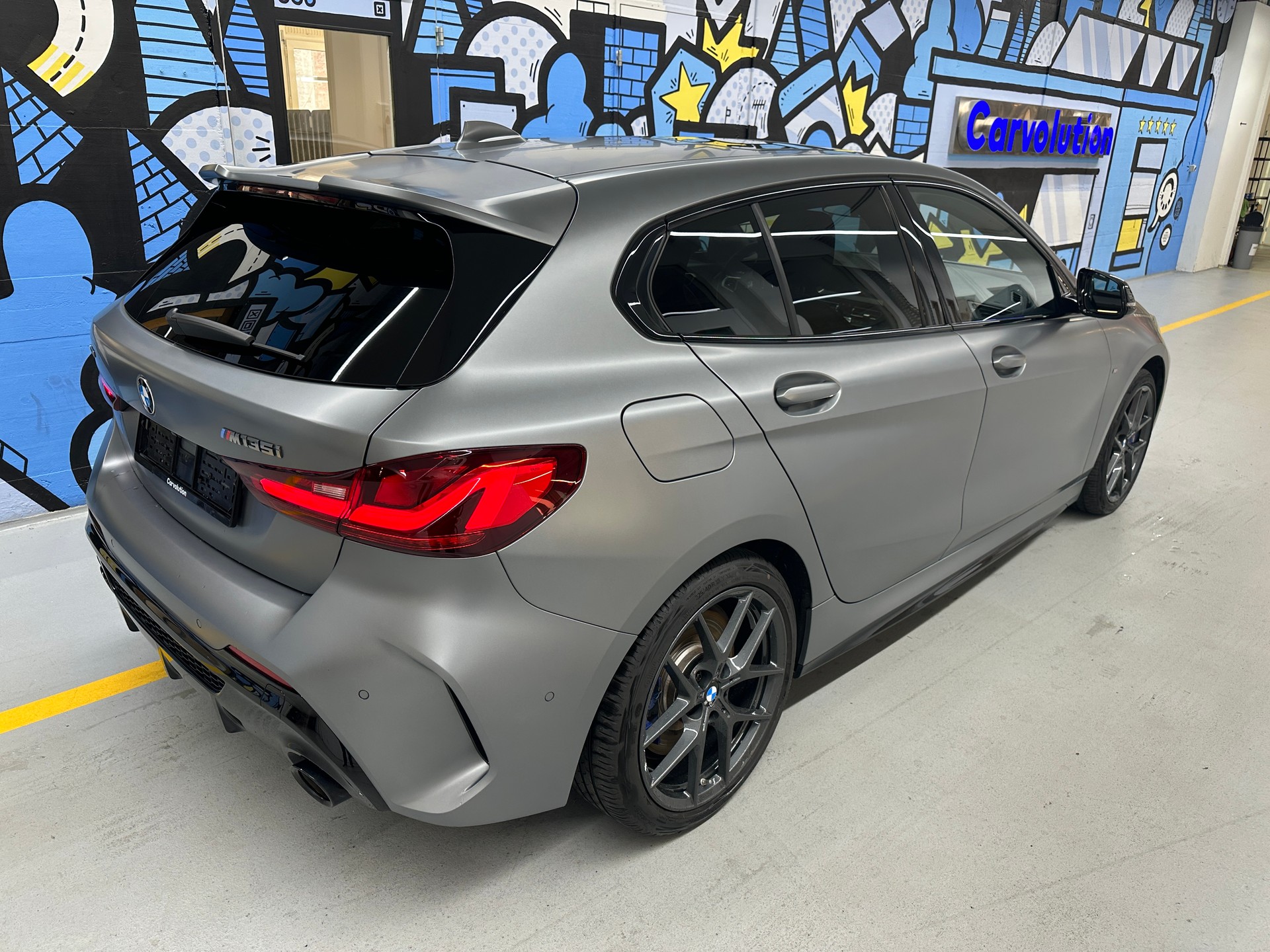 BMW M135i xDrive Steptronic-image-3